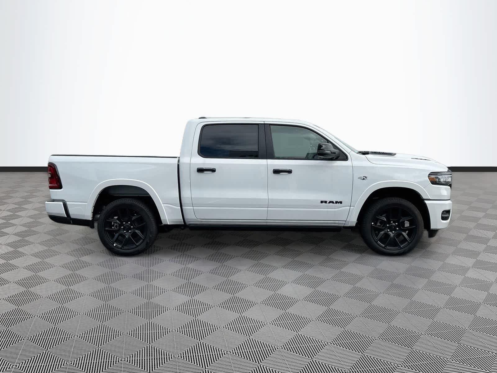 2026 RAM 1500 RAM 1500 LARAMIE CREW CAB 4X4 5'7' BOX