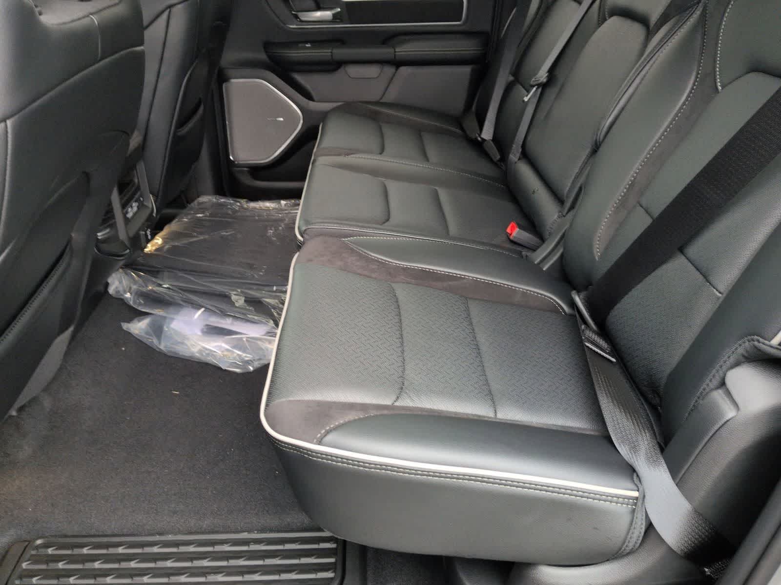 2026 RAM 1500 RAM 1500 LARAMIE CREW CAB 4X4 5'7' BOX