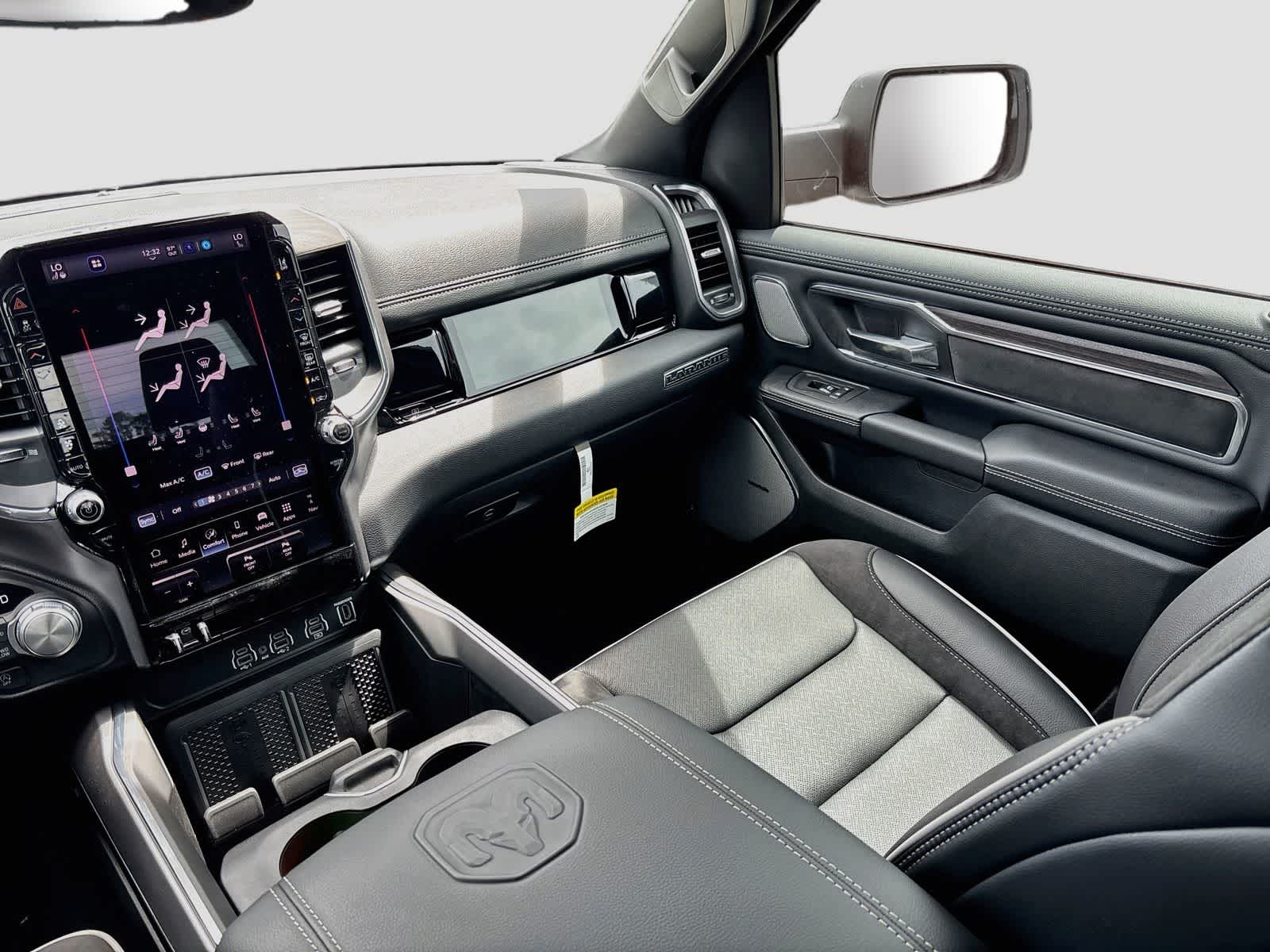 2026 RAM 1500 RAM 1500 LARAMIE CREW CAB 4X4 5'7' BOX