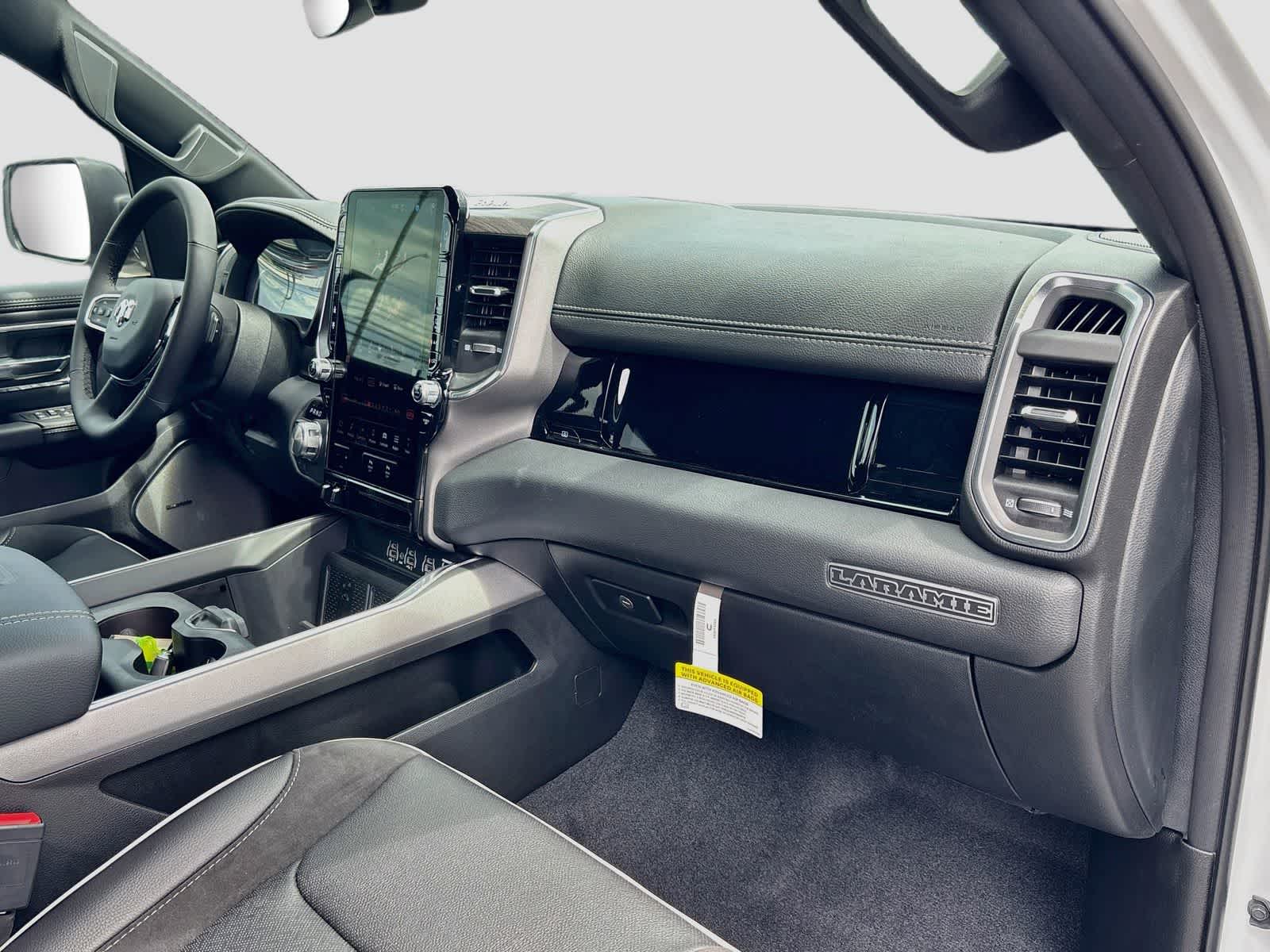 2026 RAM 1500 RAM 1500 LARAMIE CREW CAB 4X4 5'7' BOX