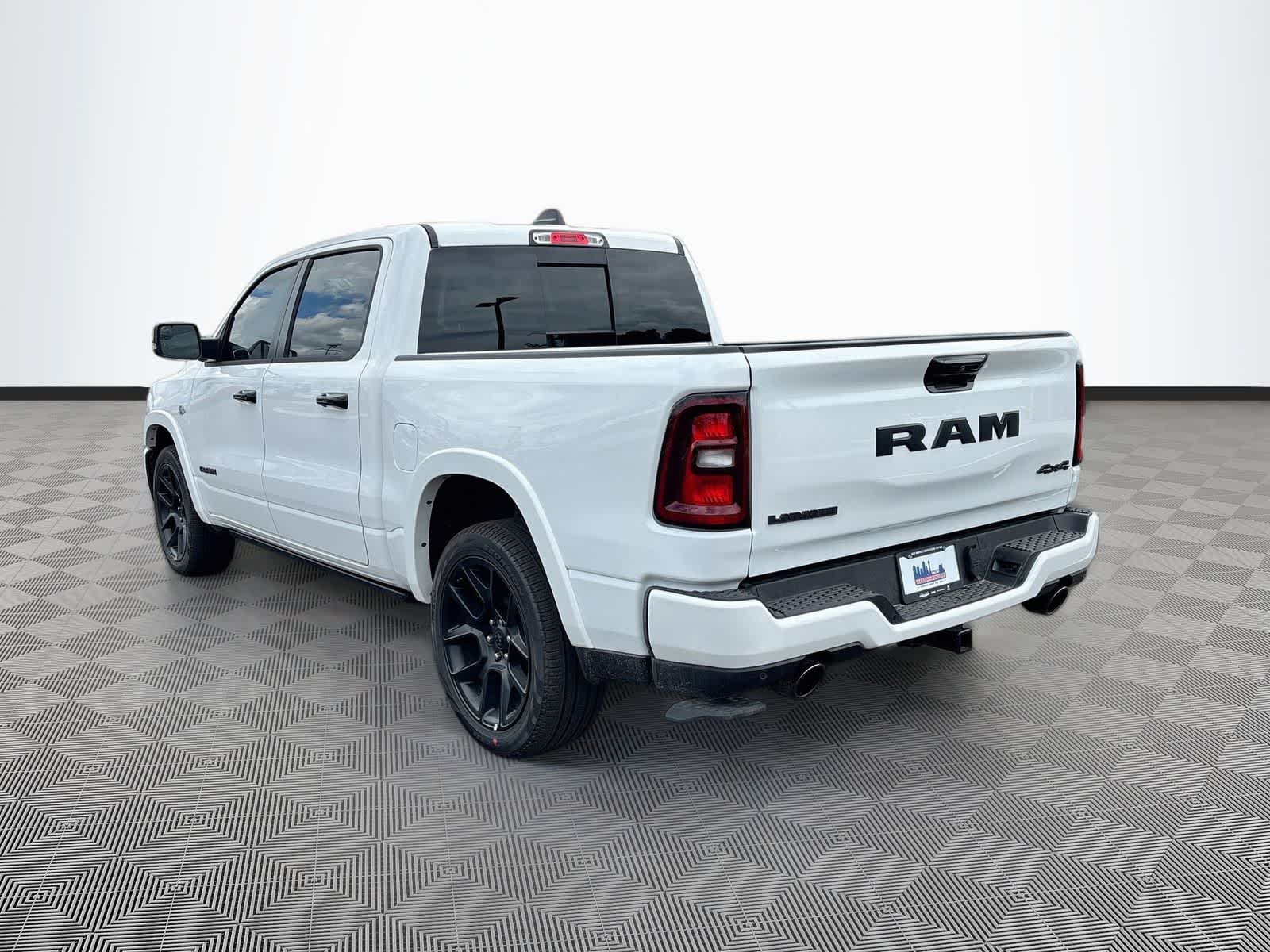 2026 RAM 1500 RAM 1500 LARAMIE CREW CAB 4X4 5'7' BOX