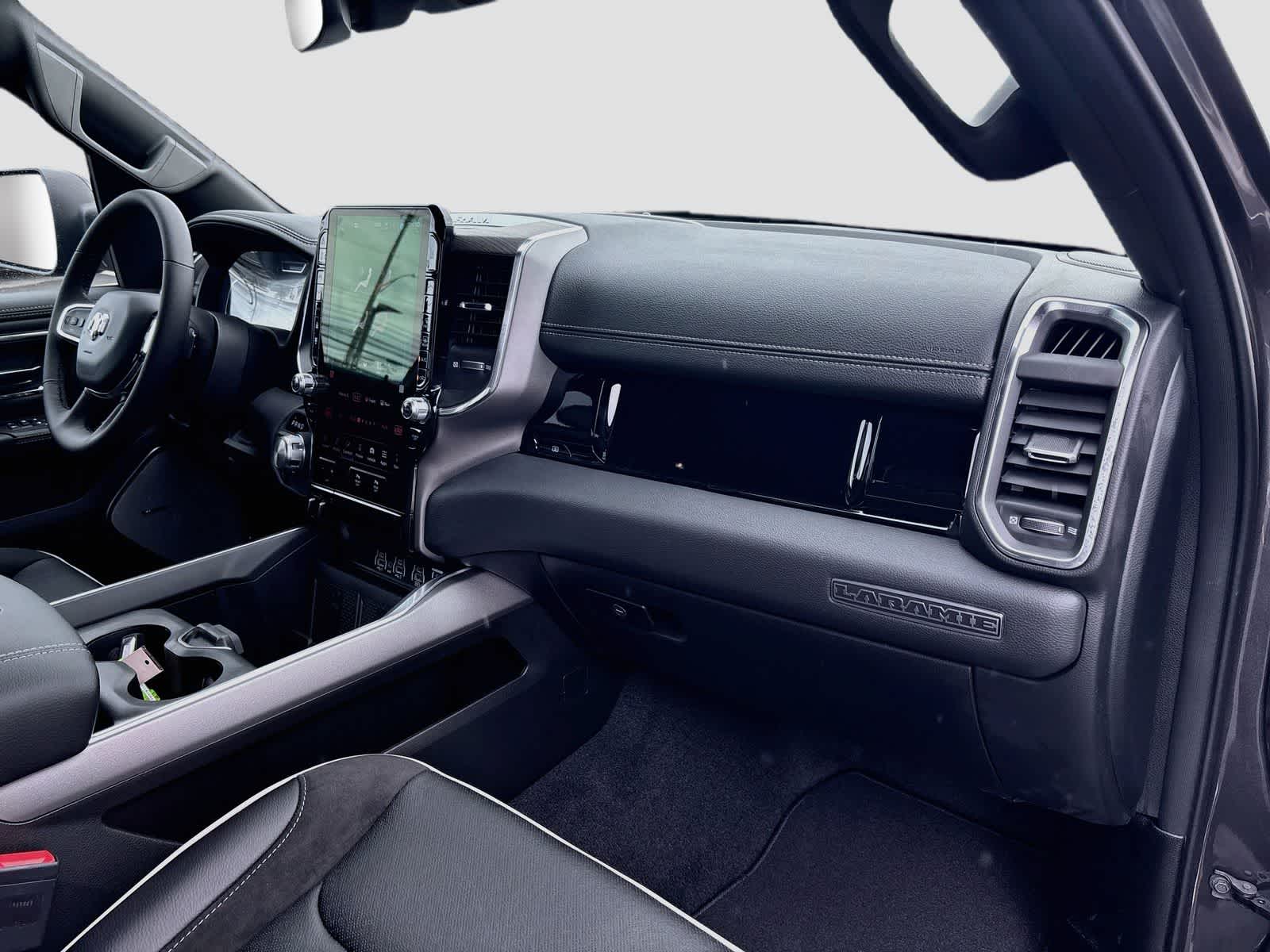 2026 RAM 1500 RAM 1500 LARAMIE CREW CAB 4X4 5'7' BOX