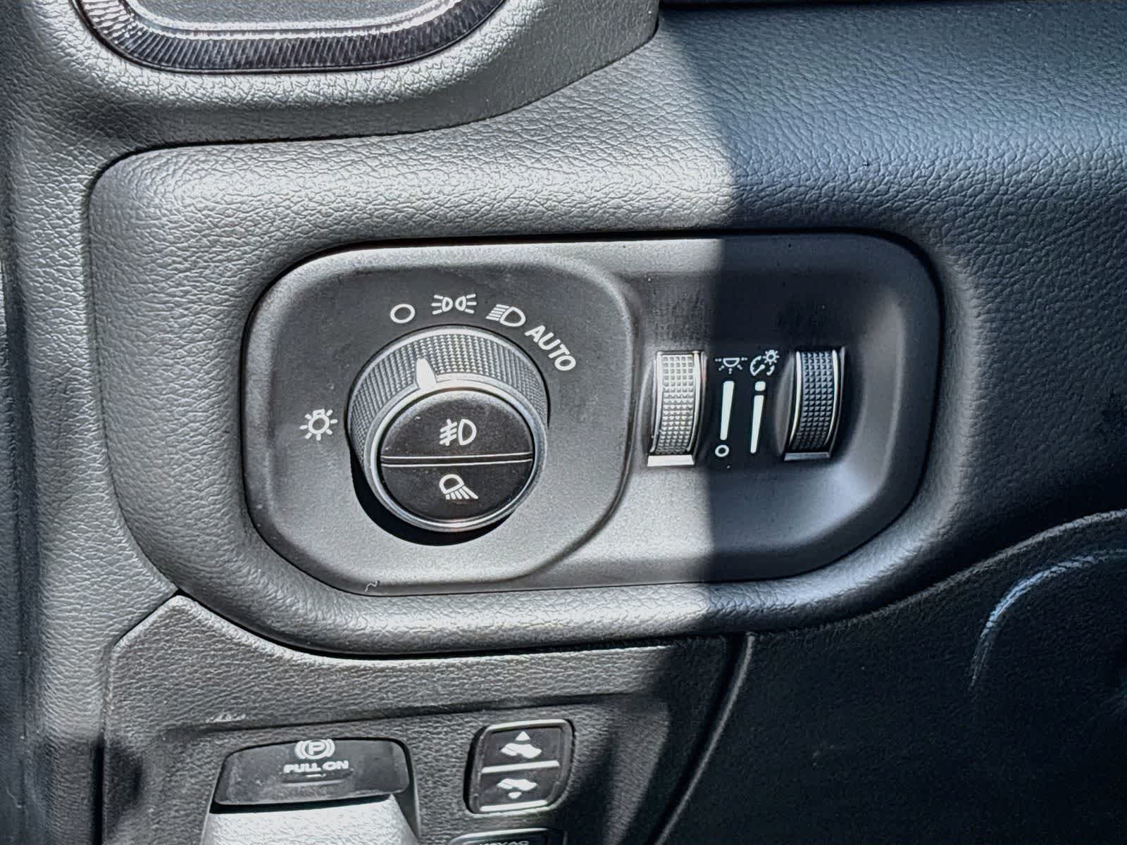 2027 RAM 1500 RAM 1500 REBEL CREW CAB 4X4 5'7' BOX