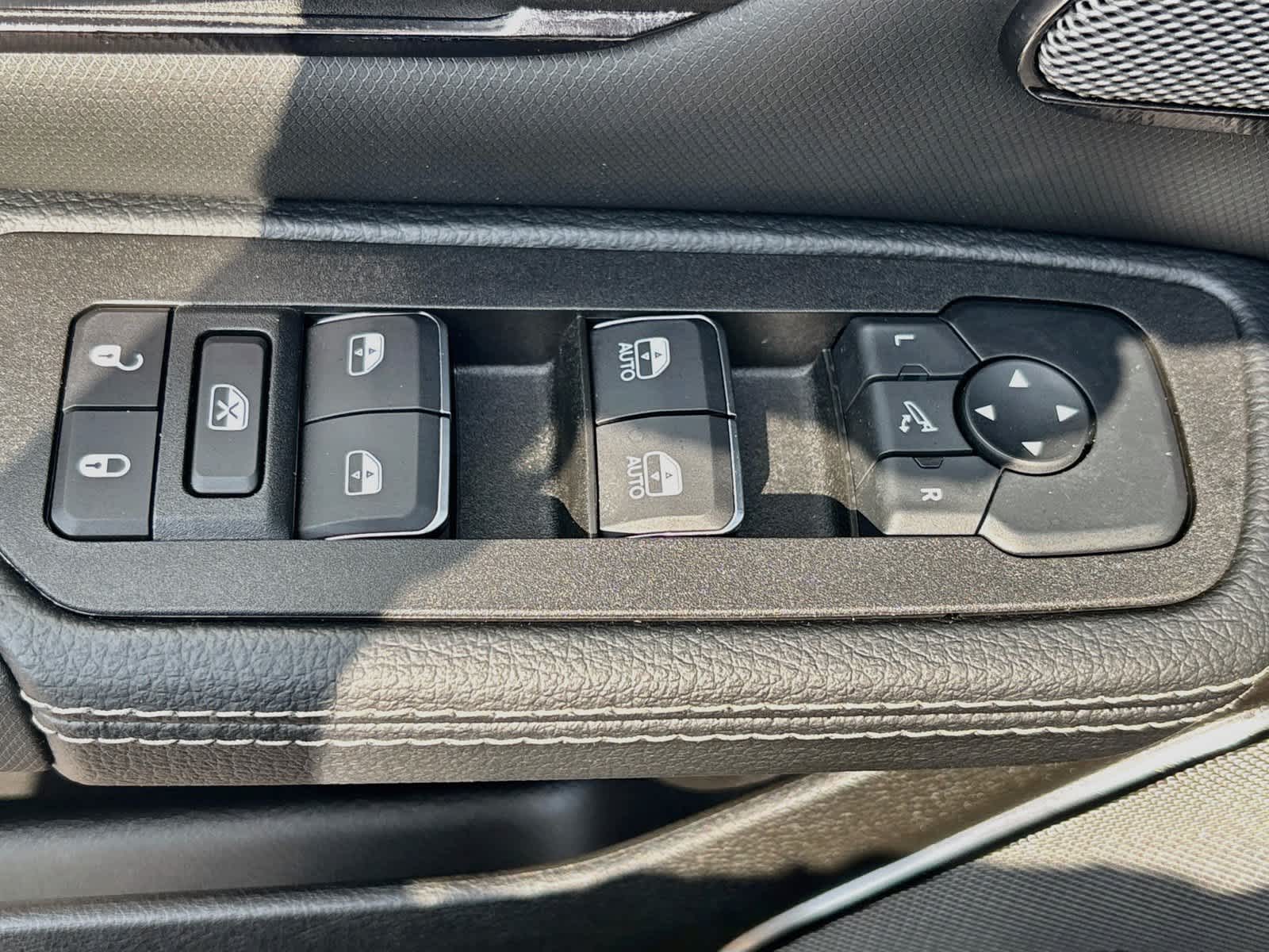 2027 RAM 1500 RAM 1500 REBEL CREW CAB 4X4 5'7' BOX