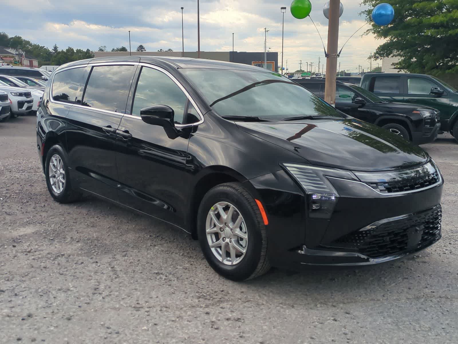 2027 Chrysler Pacifica Select