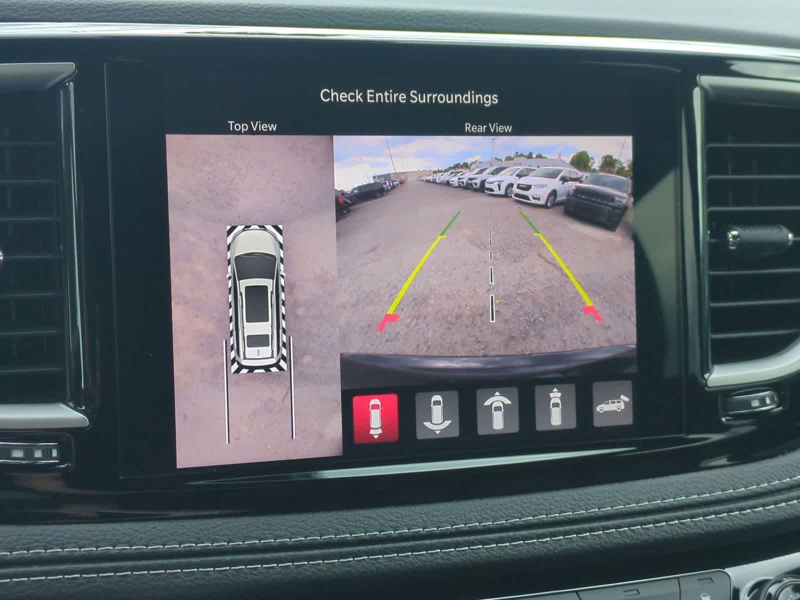 2027 Chrysler Pacifica Select