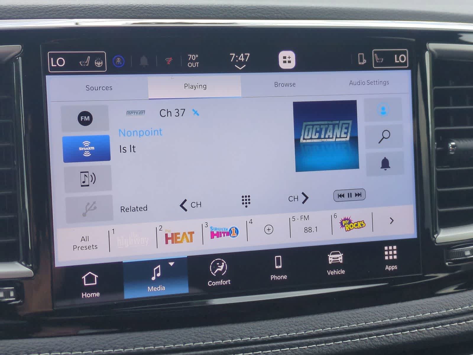 2027 Chrysler Pacifica Select