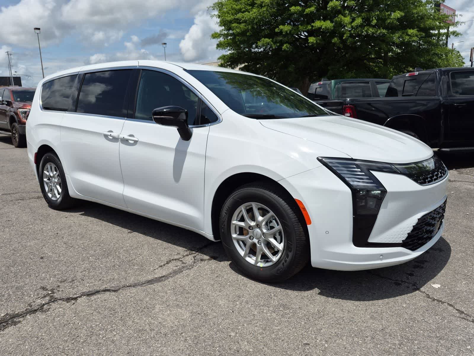 2027 Chrysler Pacifica Select