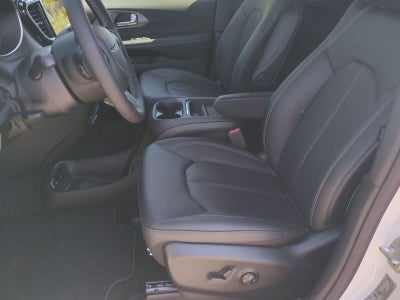 2027 Chrysler Pacifica PACIFICA SELECT