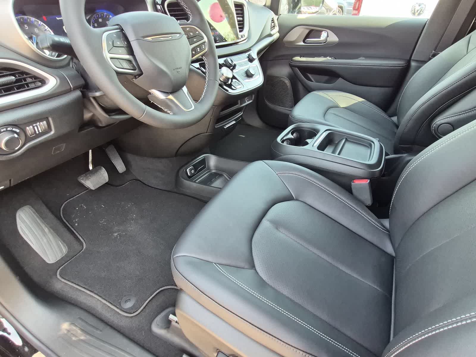 2027 Chrysler Pacifica PACIFICA LX