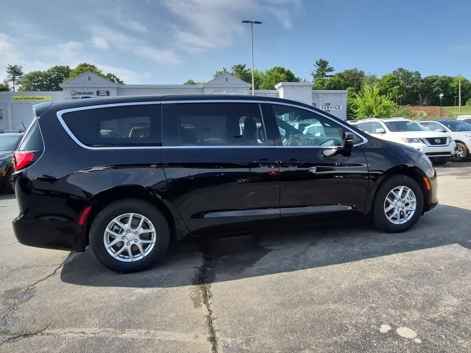 2027 Chrysler Pacifica PACIFICA LX