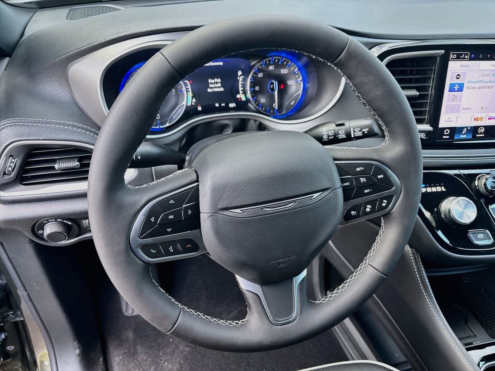 2027 Chrysler Pacifica PACIFICA LIMITED
