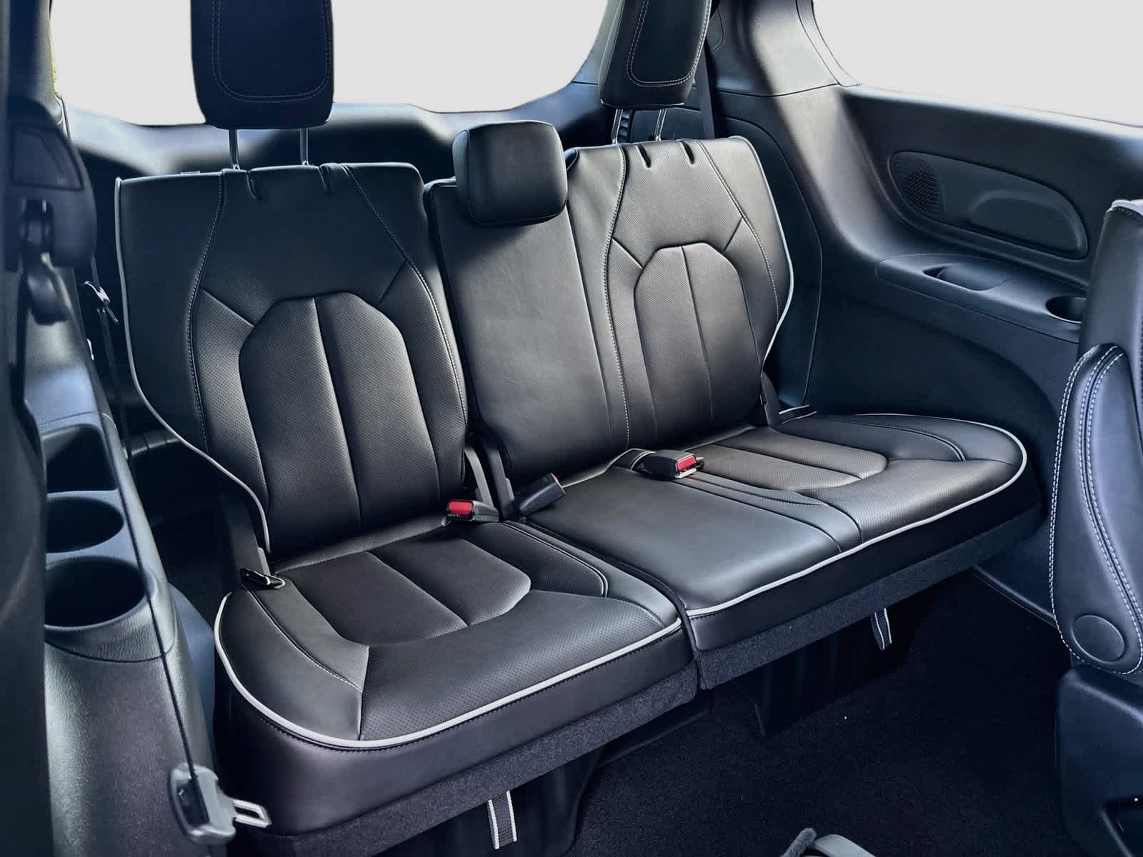 2027 Chrysler Pacifica PACIFICA LIMITED
