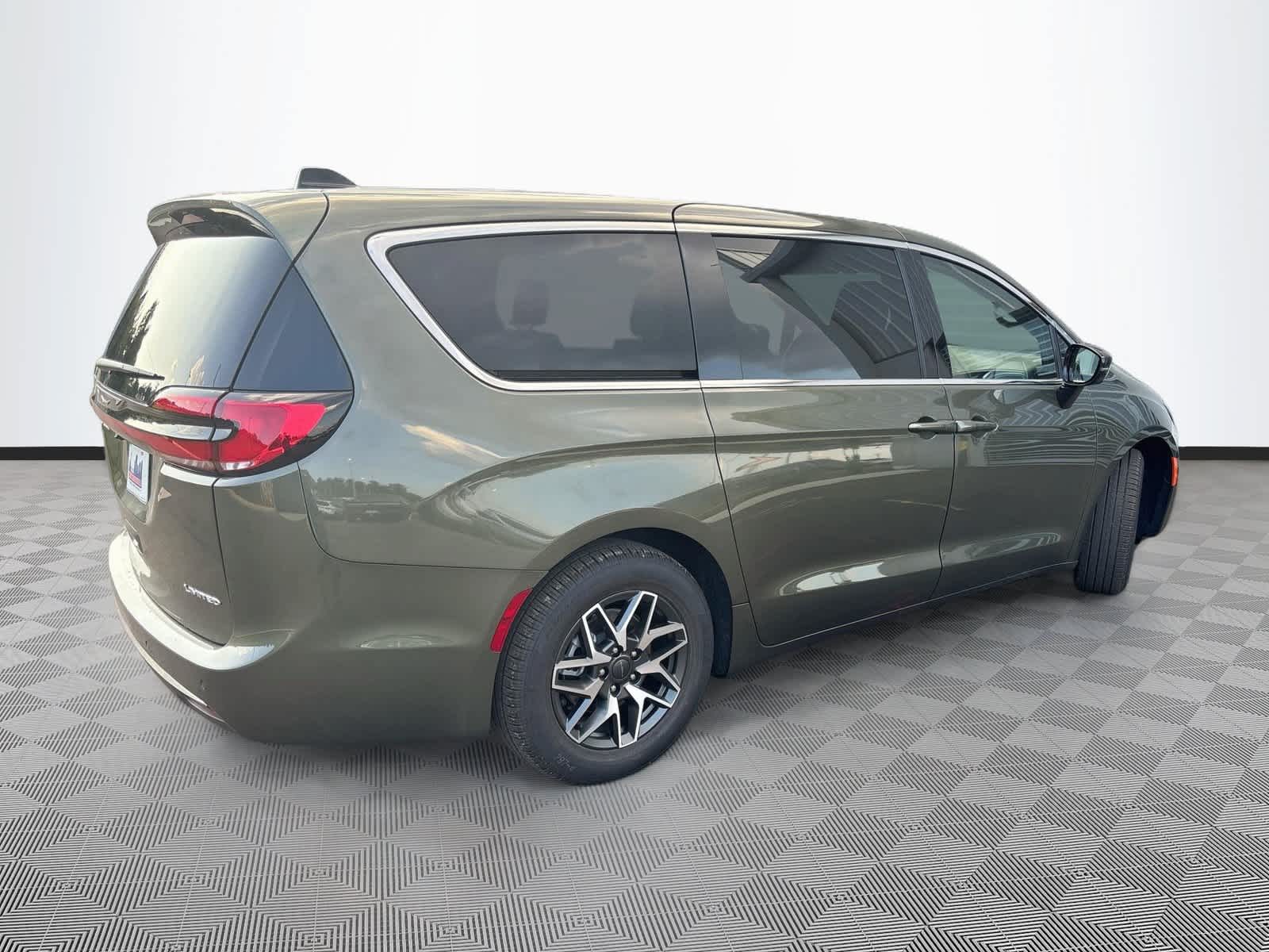 2027 Chrysler Pacifica PACIFICA LIMITED