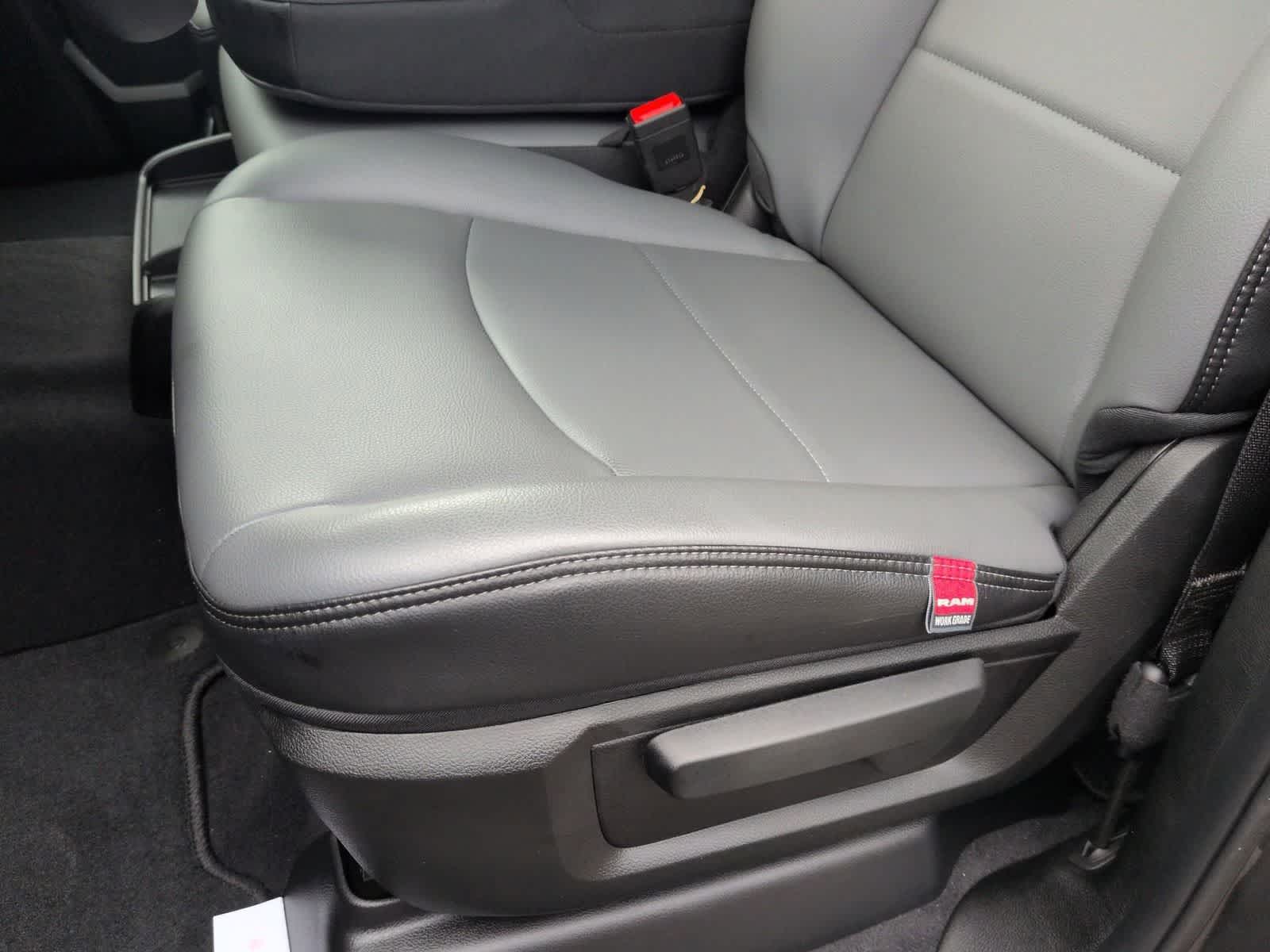 2026 RAM 2500 RAM 2500 TRADESMAN CREW CAB 4X4 6'4' BOX