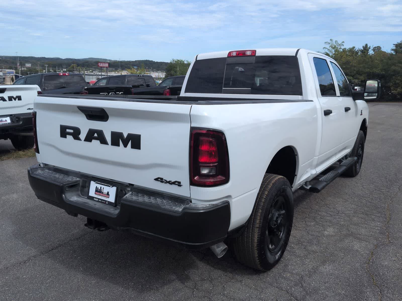 2026 RAM 2500 RAM 2500 TRADESMAN CREW CAB 4X4 6'4' BOX