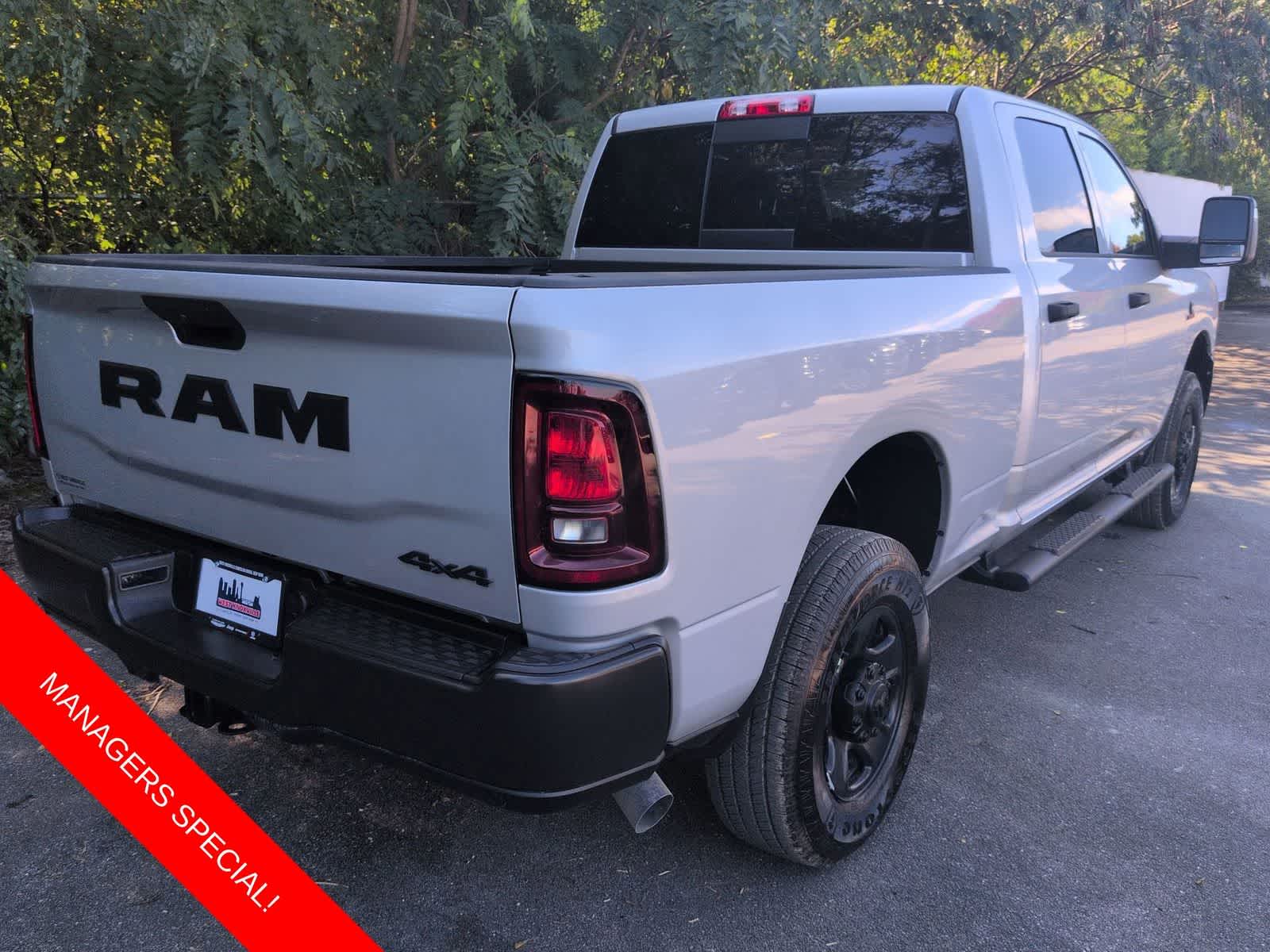 2026 RAM 2500 RAM 2500 TRADESMAN CREW CAB 4X4 6'4' BOX
