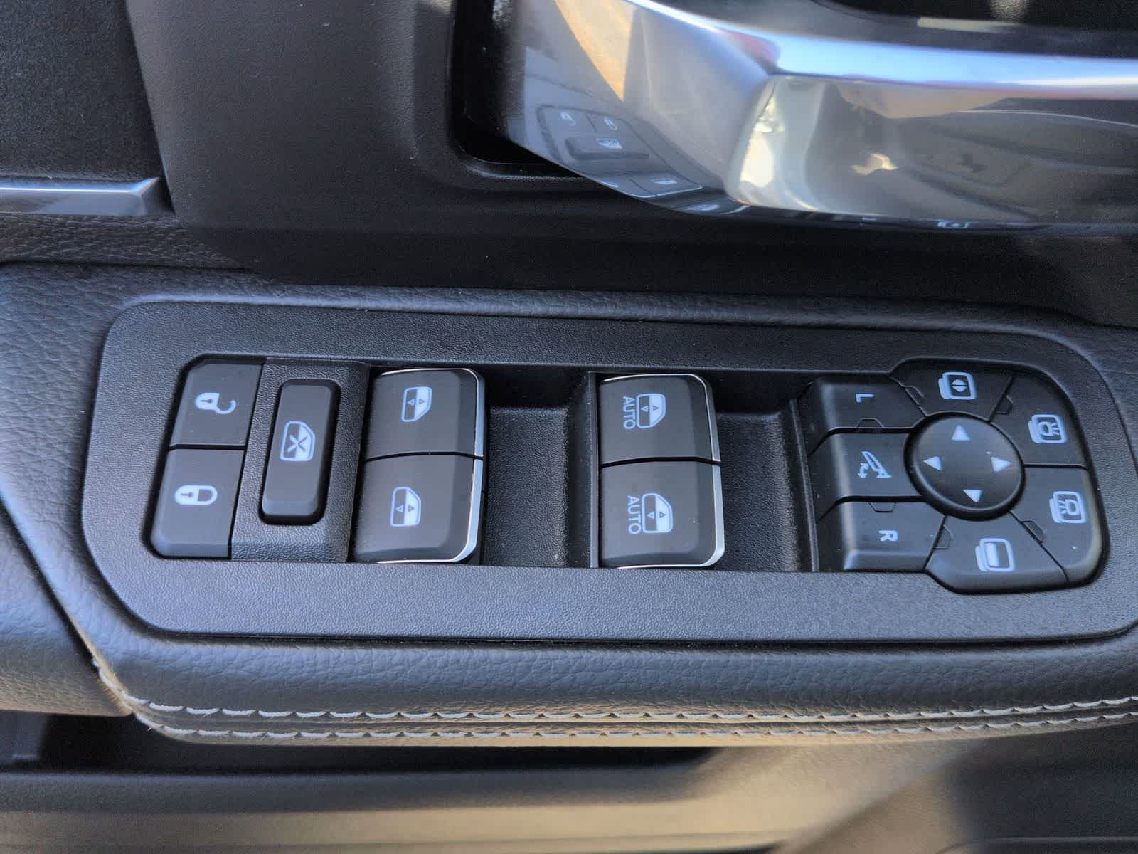 2026 RAM 2500 RAM 2500 LARAMIE CREW CAB 4X4 6'4' BOX