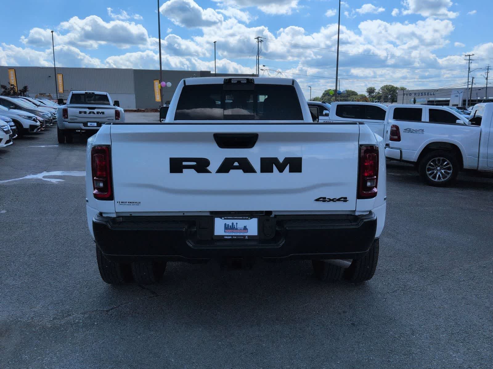 2026 RAM 3500 RAM 3500 TRADESMAN CREW CAB 4X4 8' BOX