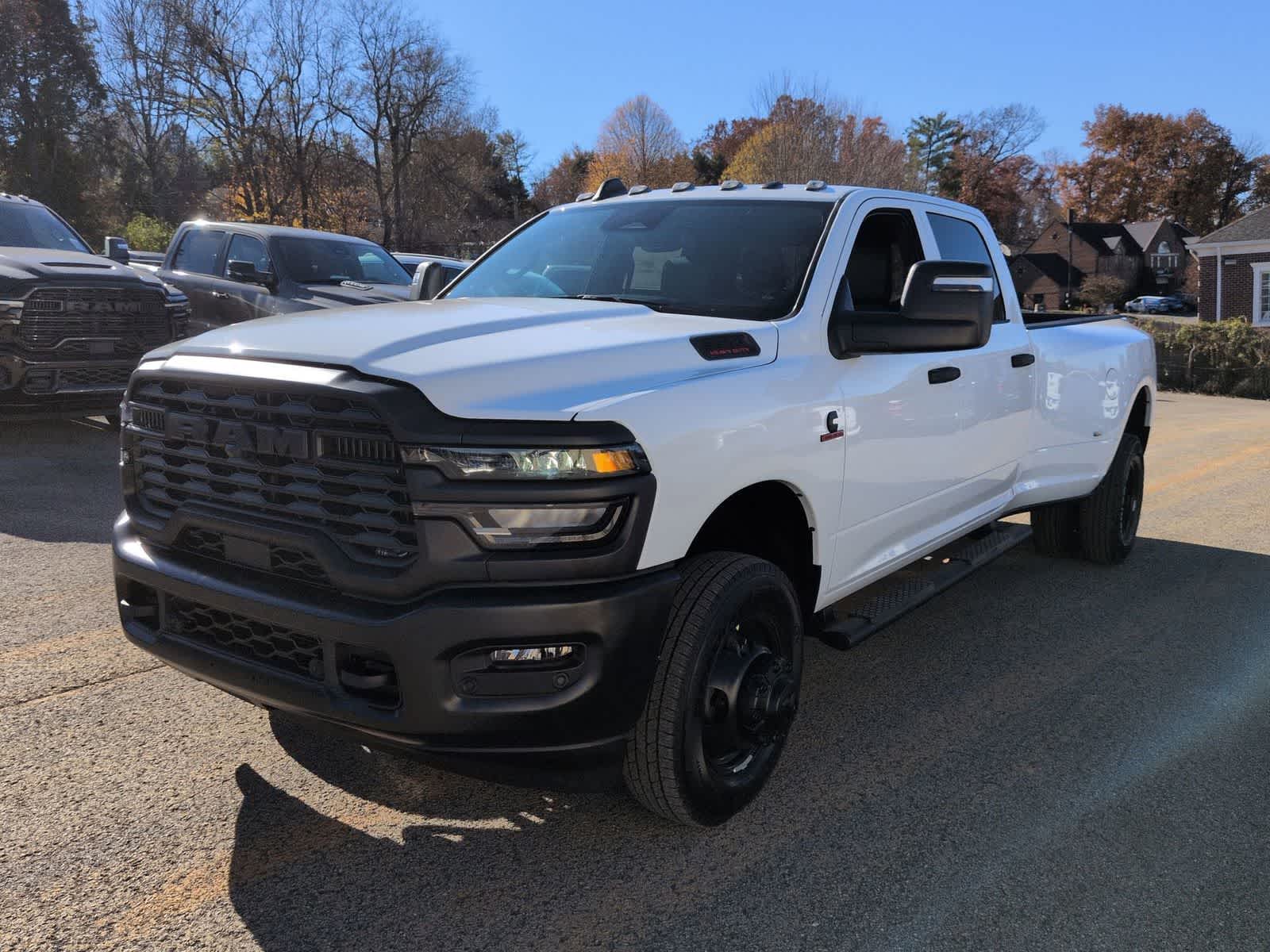 2026 RAM 3500 RAM 3500 TRADESMAN CREW CAB 4X4 8' BOX