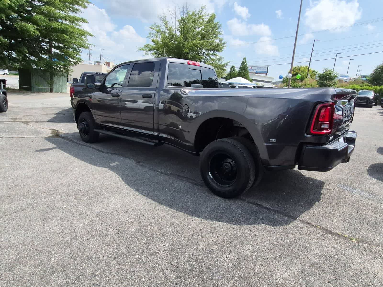 2026 RAM 3500 RAM 3500 TRADESMAN CREW CAB 4X4 8' BOX