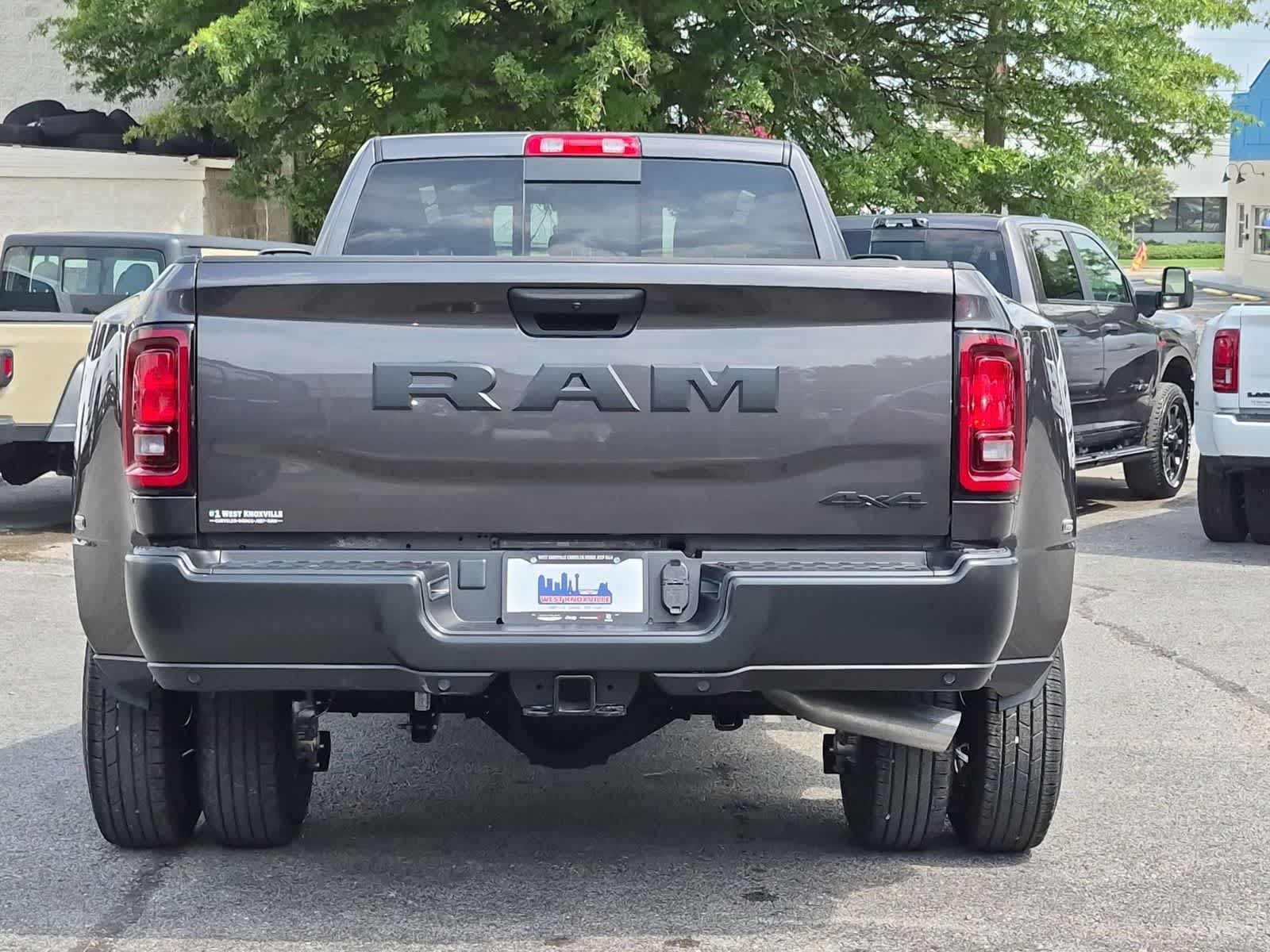 2026 RAM 3500 RAM 3500 TRADESMAN CREW CAB 4X4 8' BOX