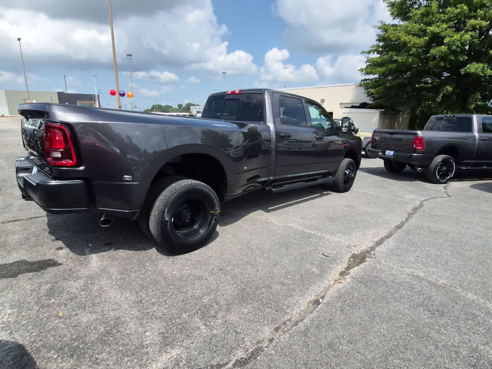 2026 RAM 3500 RAM 3500 TRADESMAN CREW CAB 4X4 8' BOX