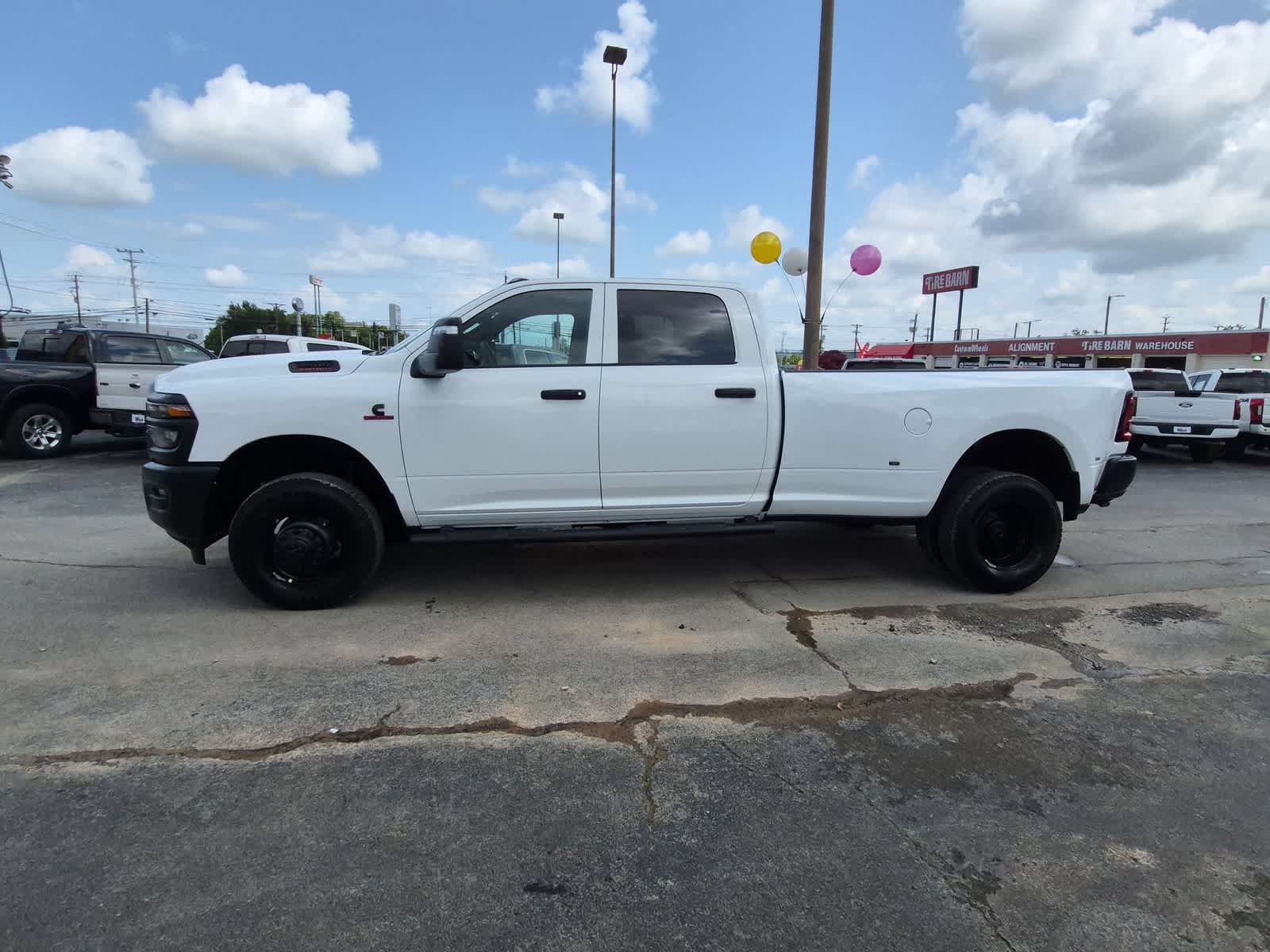 2026 RAM 3500 RAM 3500 TRADESMAN CREW CAB 4X4 8' BOX