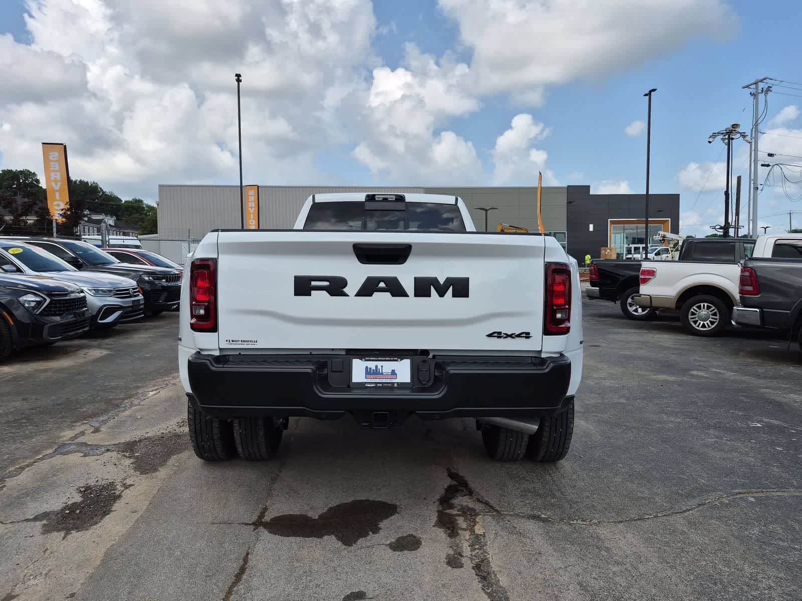2026 RAM 3500 RAM 3500 TRADESMAN CREW CAB 4X4 8' BOX