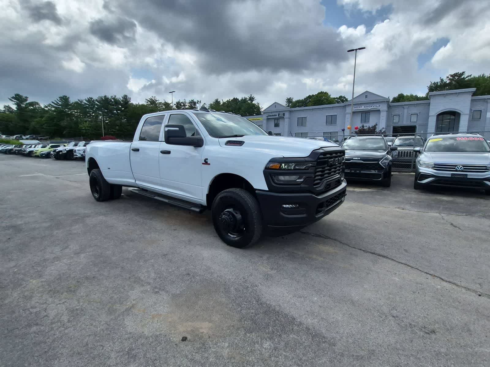 2026 RAM 3500 RAM 3500 TRADESMAN CREW CAB 4X4 8' BOX