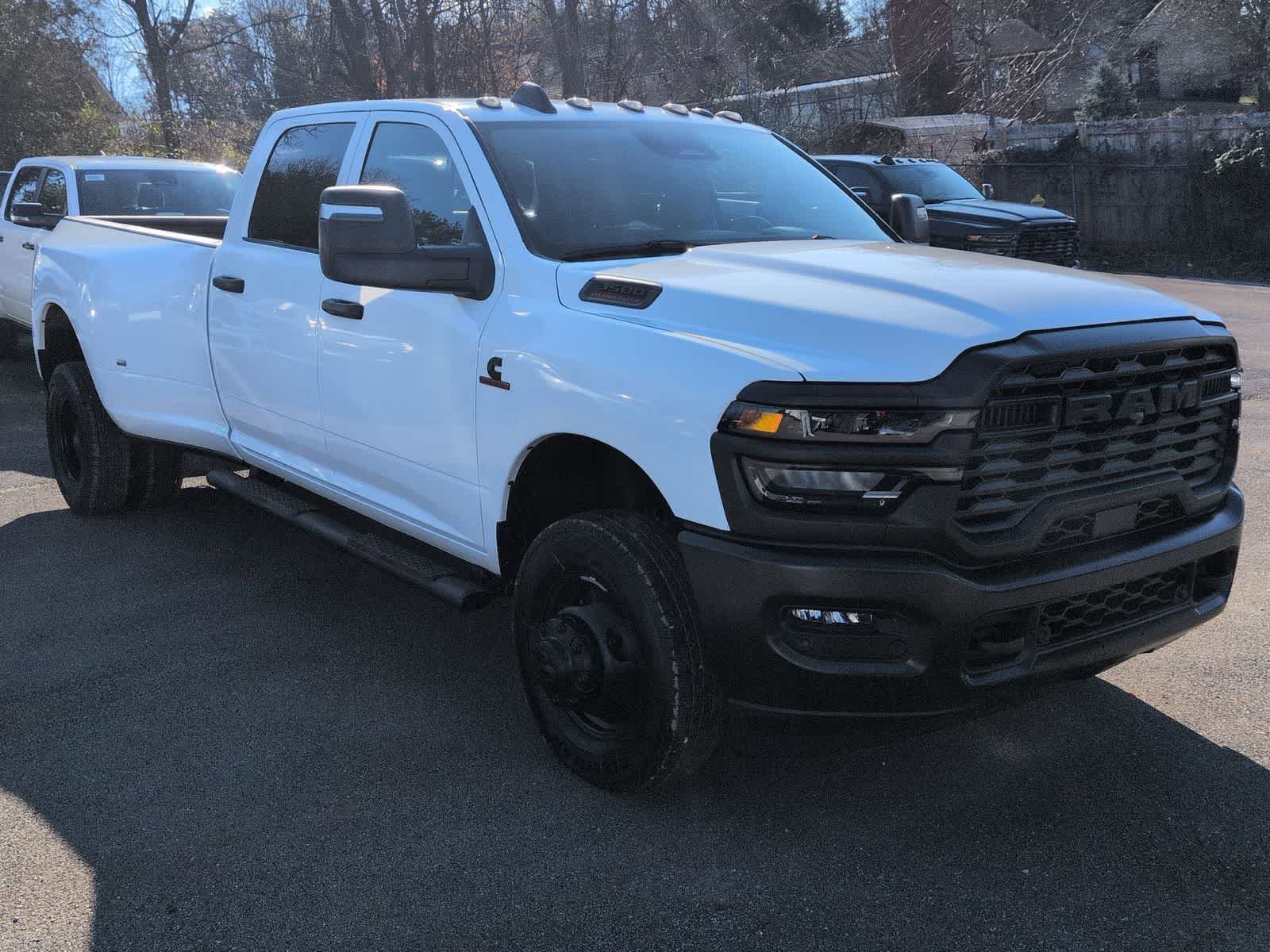 2026 RAM 3500 RAM 3500 TRADESMAN CREW CAB 4X4 8' BOX