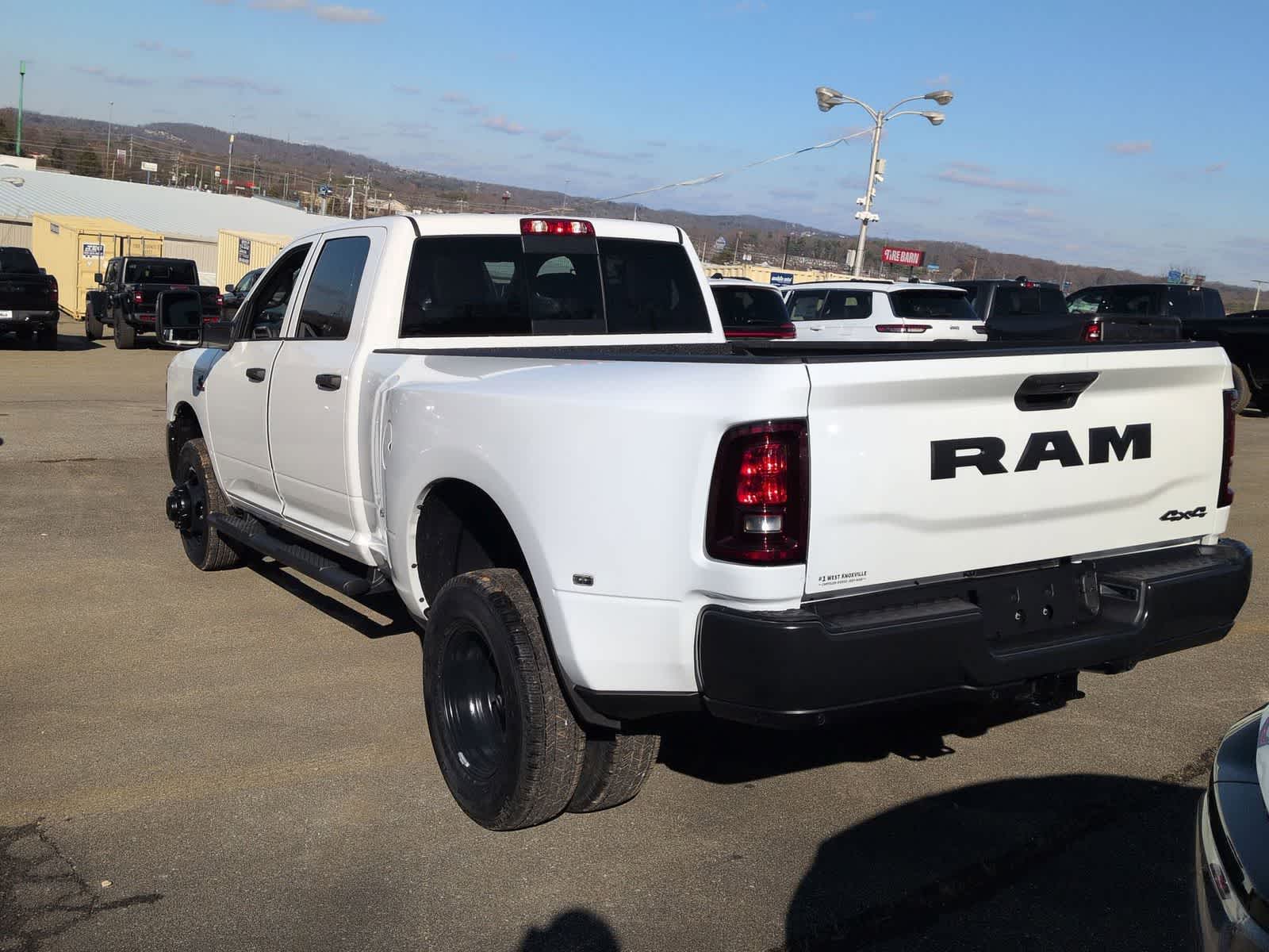 2026 RAM 3500 RAM 3500 TRADESMAN CREW CAB 4X4 8' BOX