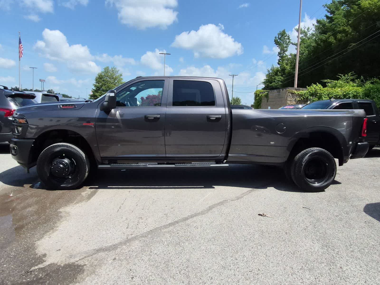 2026 RAM 3500 RAM 3500 TRADESMAN CREW CAB 4X4 8' BOX
