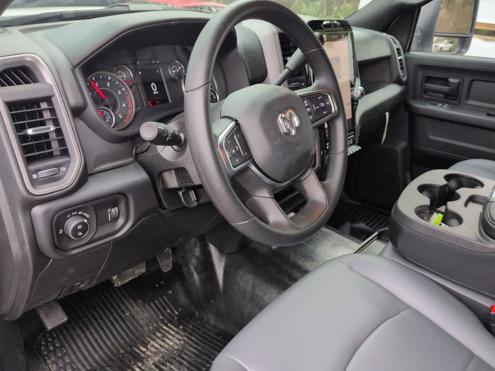 2026 RAM 3500 RAM 3500 TRADESMAN CREW CAB 4X4 8' BOX