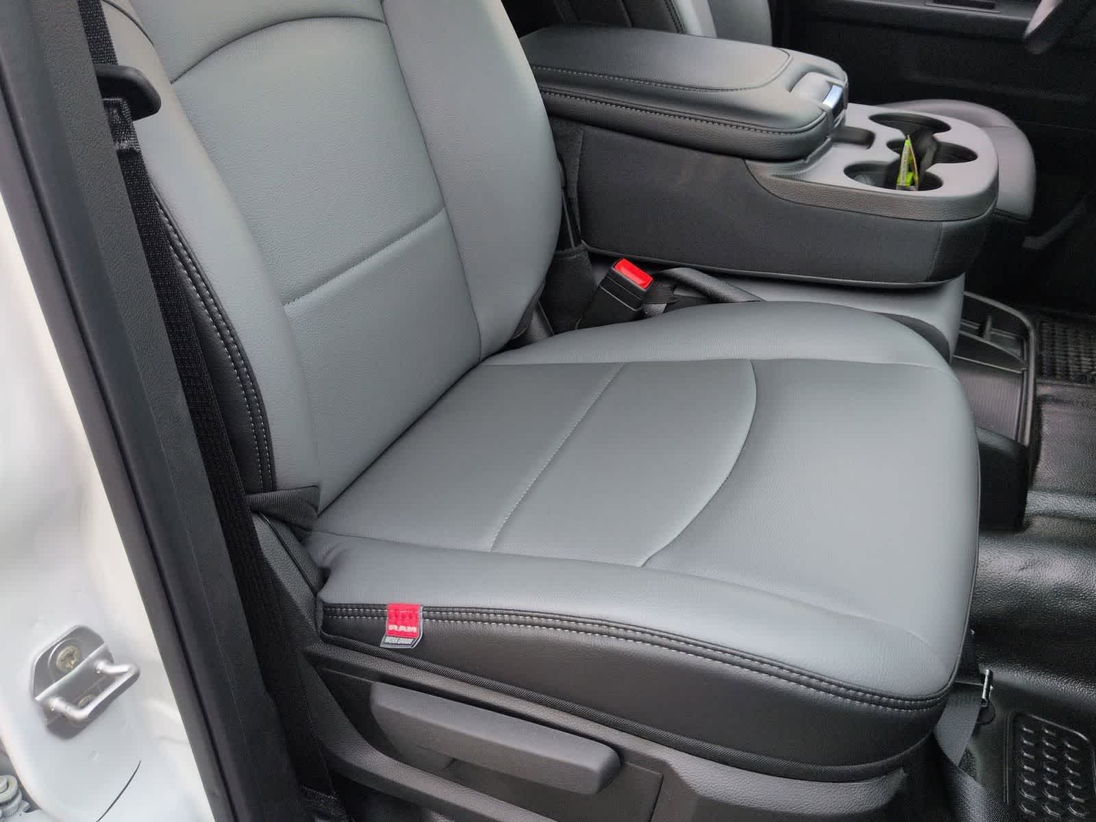 2026 RAM 3500 RAM 3500 TRADESMAN CREW CAB 4X4 8' BOX