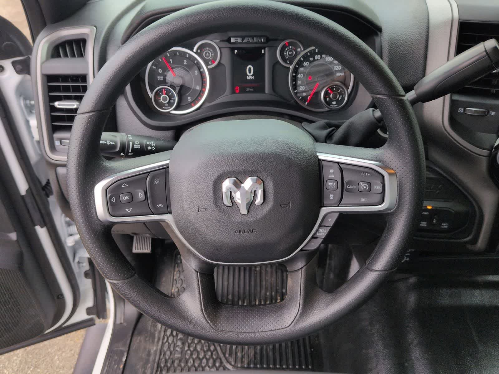 2026 RAM 3500 RAM 3500 TRADESMAN CREW CAB 4X4 8' BOX