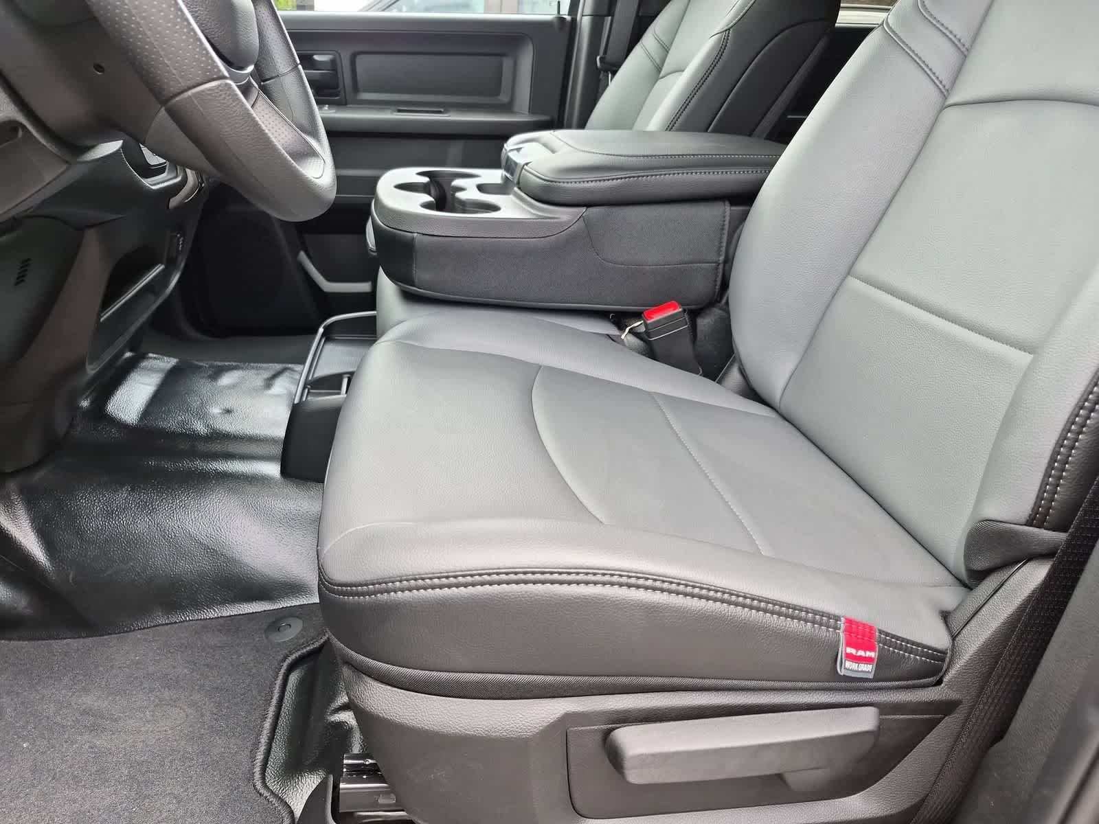 2026 RAM 3500 RAM 3500 TRADESMAN CREW CAB 4X4 8' BOX