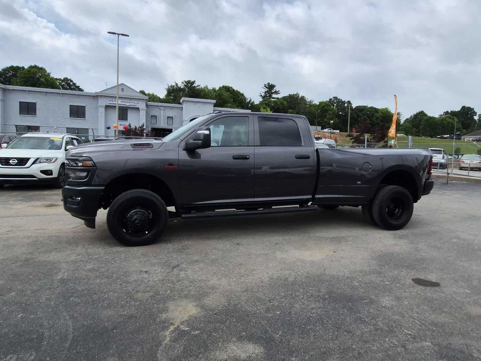 2026 RAM 3500 RAM 3500 TRADESMAN CREW CAB 4X4 8' BOX