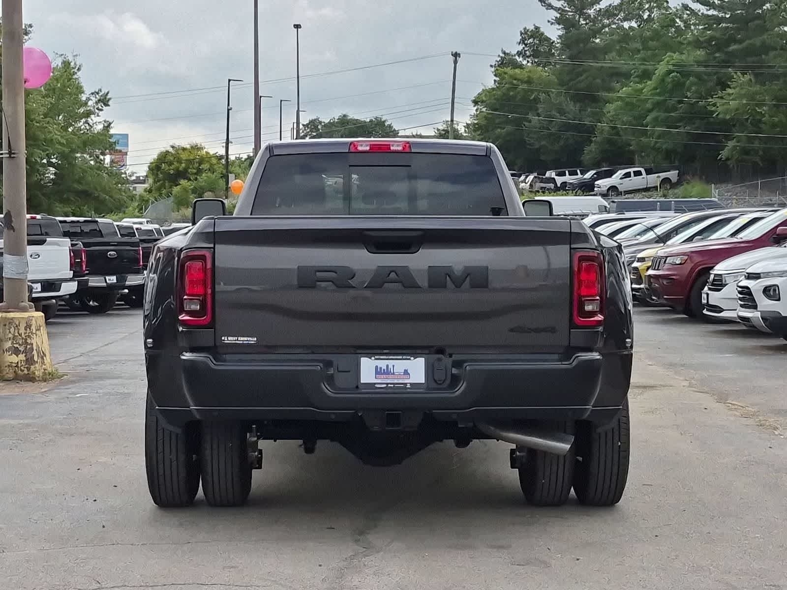 2026 RAM 3500 RAM 3500 TRADESMAN CREW CAB 4X4 8' BOX