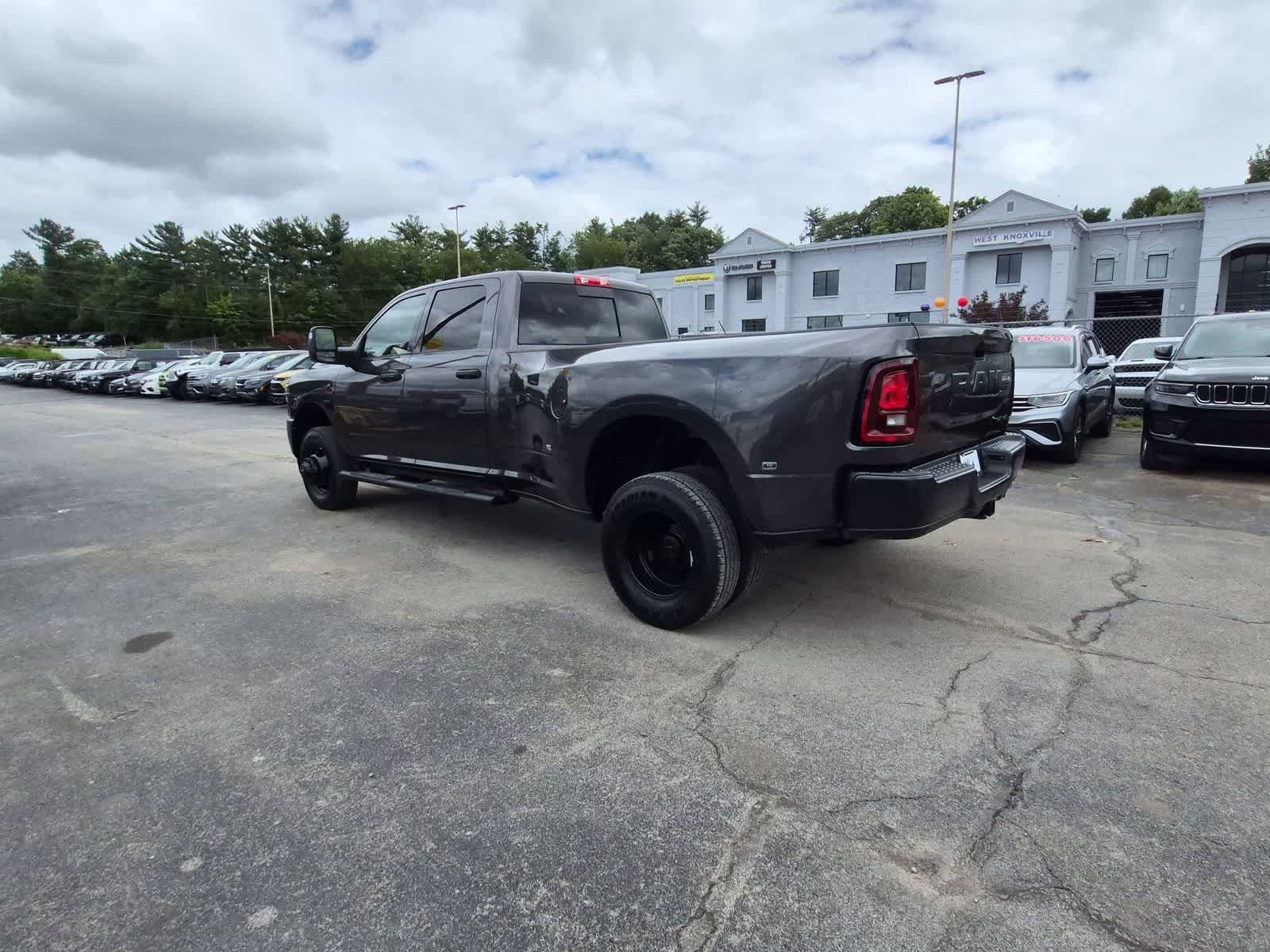 2026 RAM 3500 RAM 3500 TRADESMAN CREW CAB 4X4 8' BOX