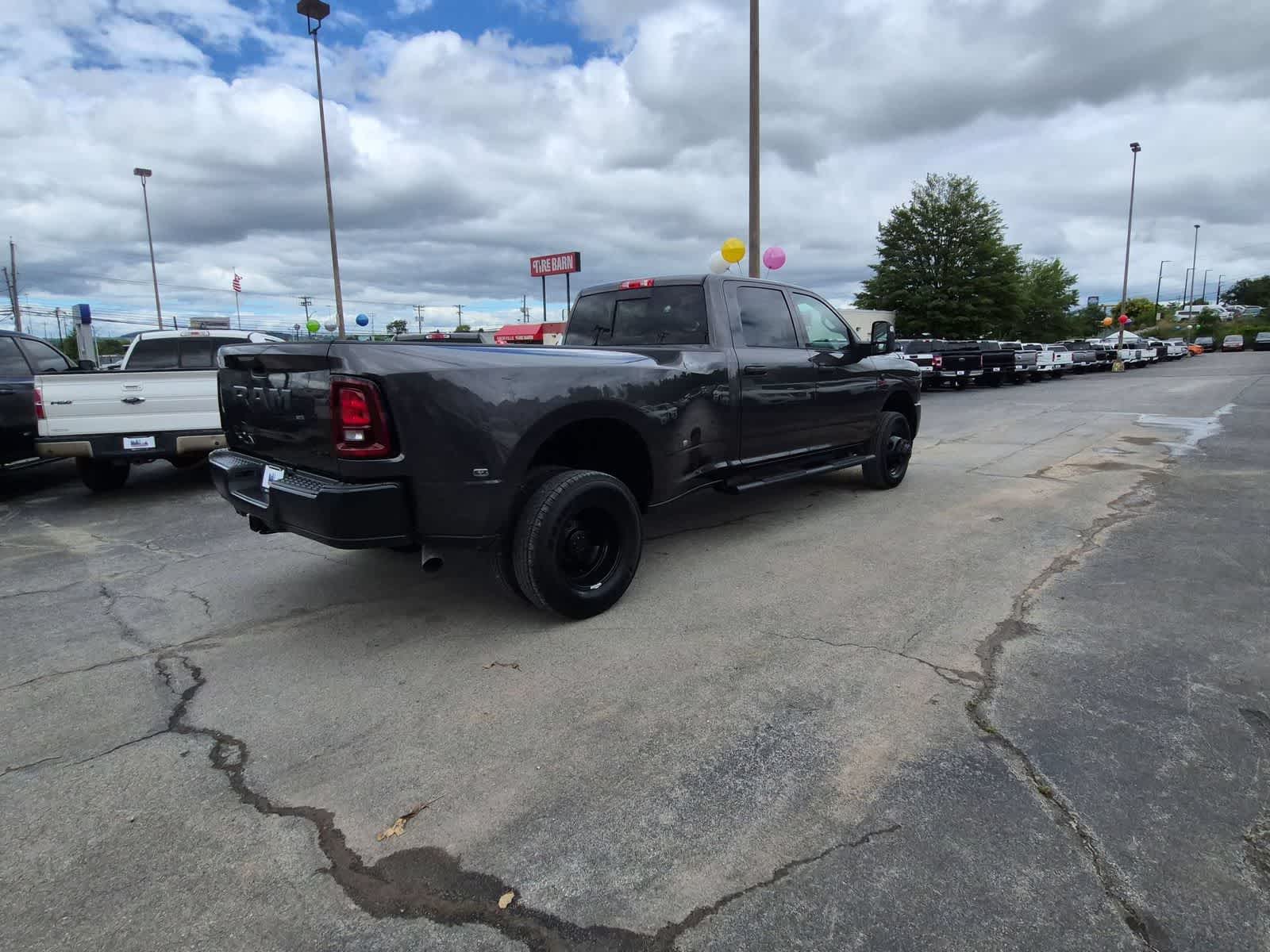 2026 RAM 3500 RAM 3500 TRADESMAN CREW CAB 4X4 8' BOX
