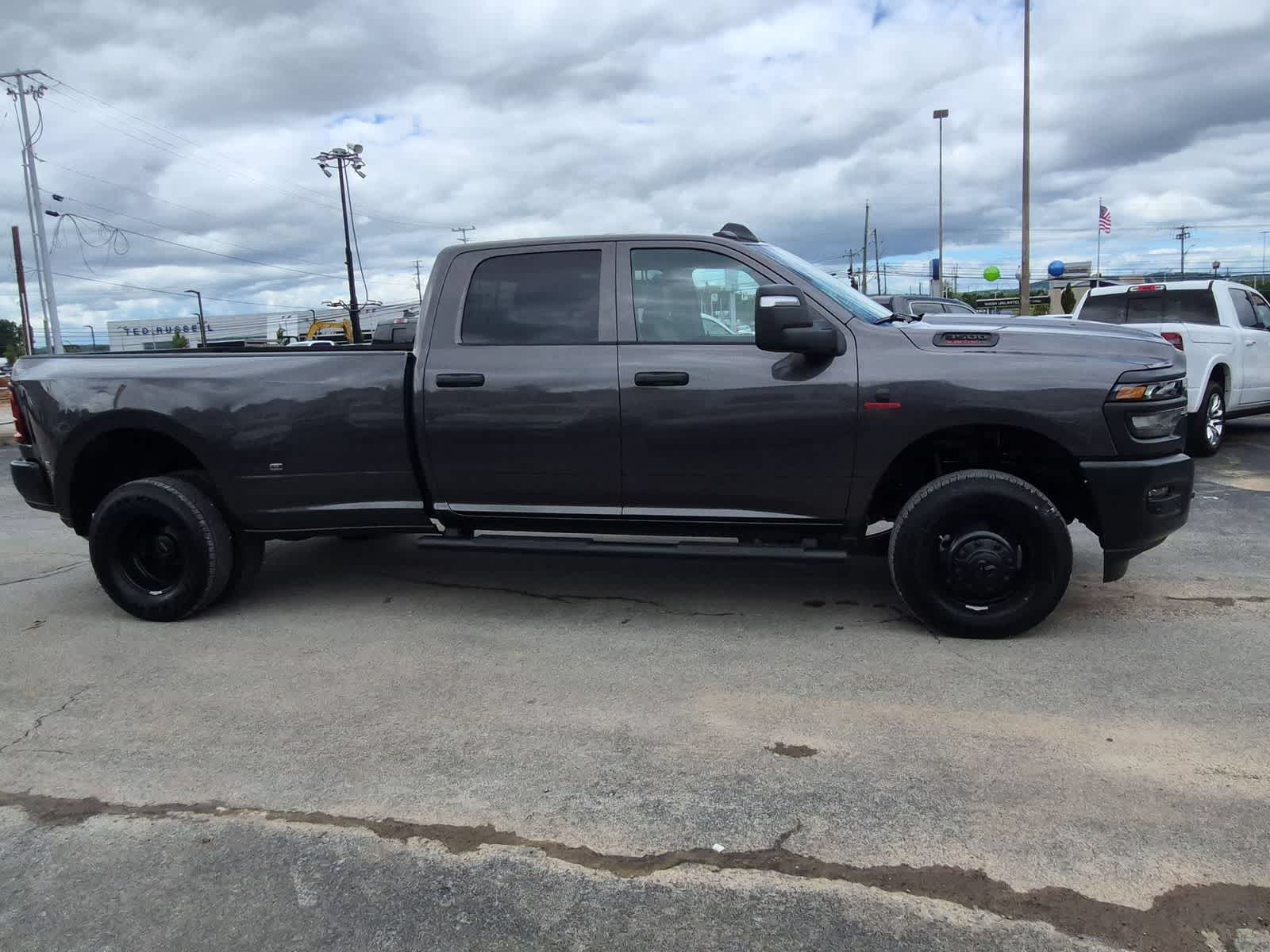 2026 RAM 3500 RAM 3500 TRADESMAN CREW CAB 4X4 8' BOX