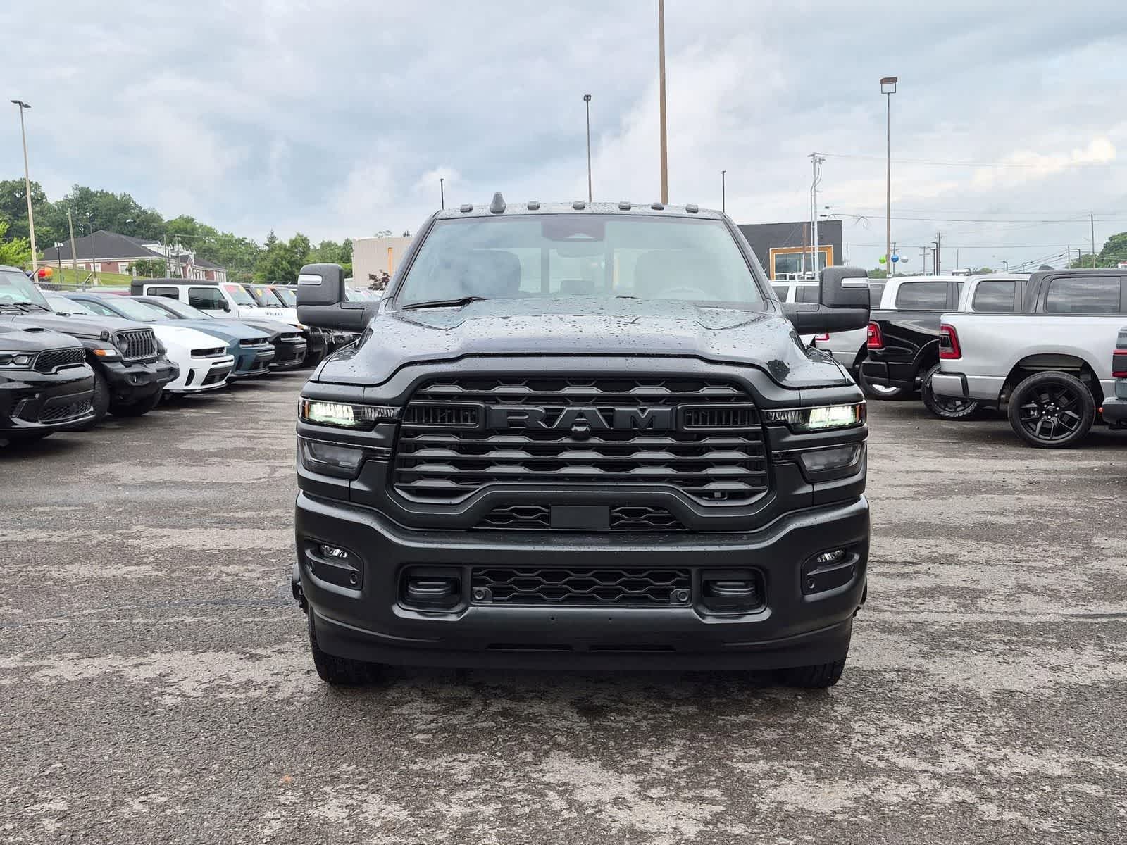 2026 RAM 3500 RAM 3500 TRADESMAN CREW CAB 4X4 8' BOX