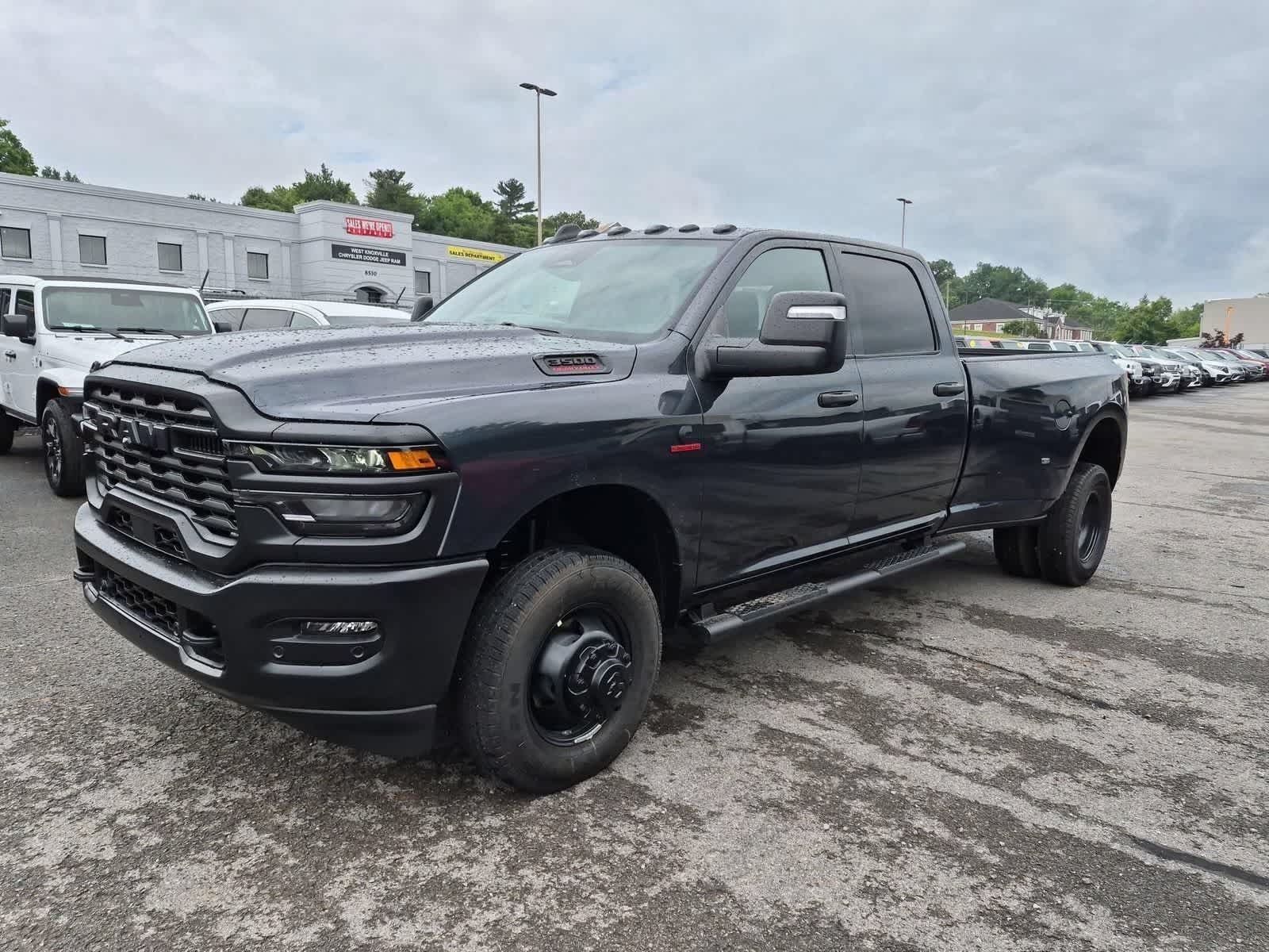 2026 RAM 3500 RAM 3500 TRADESMAN CREW CAB 4X4 8' BOX