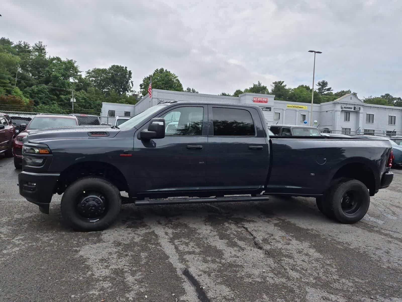 2026 RAM 3500 RAM 3500 TRADESMAN CREW CAB 4X4 8' BOX