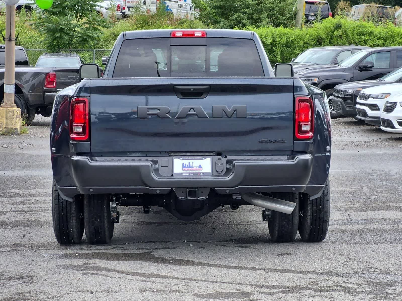 2026 RAM 3500 RAM 3500 TRADESMAN CREW CAB 4X4 8' BOX