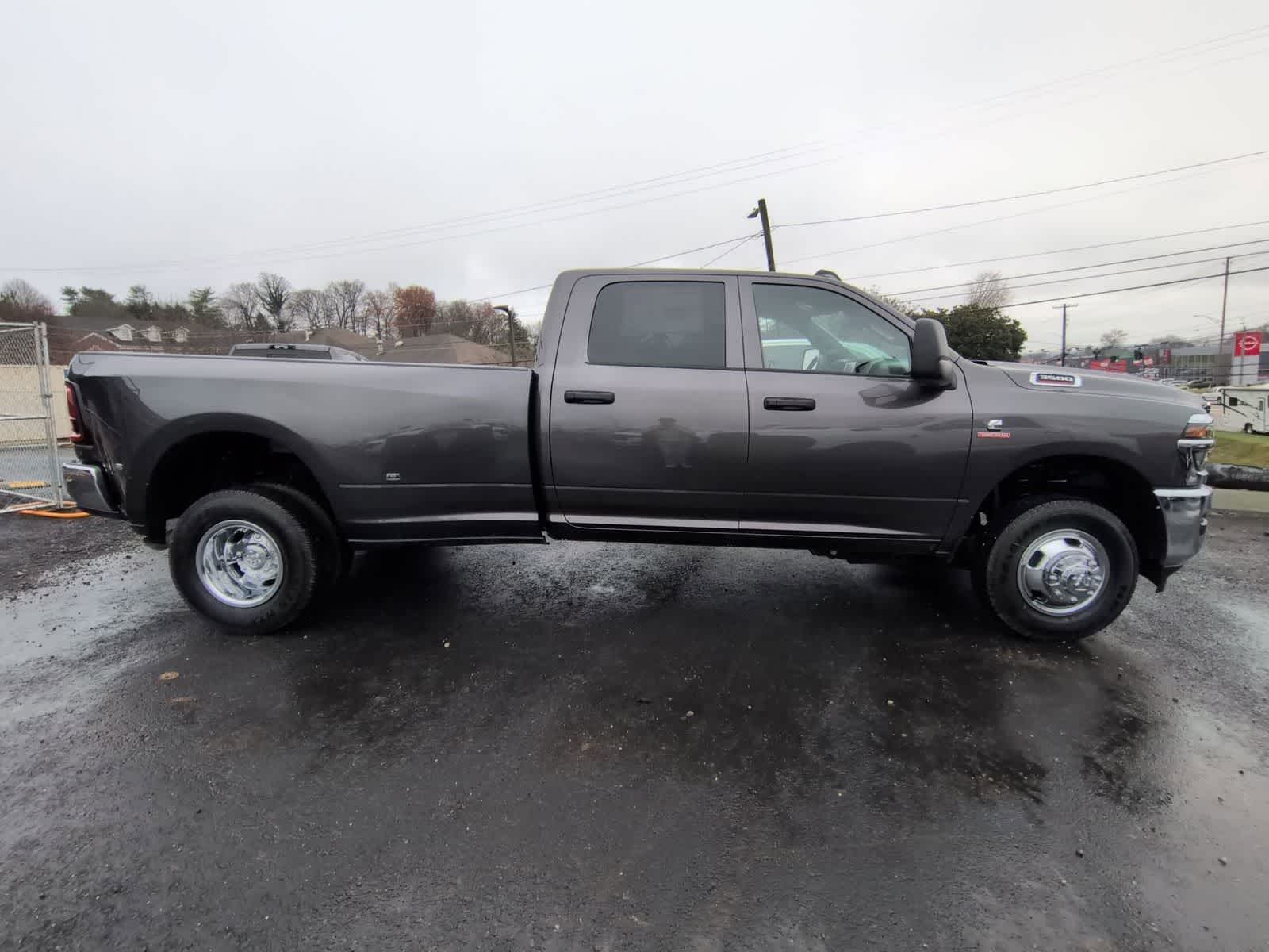 2026 RAM 3500 RAM 3500 TRADESMAN CREW CAB 4X4 8' BOX
