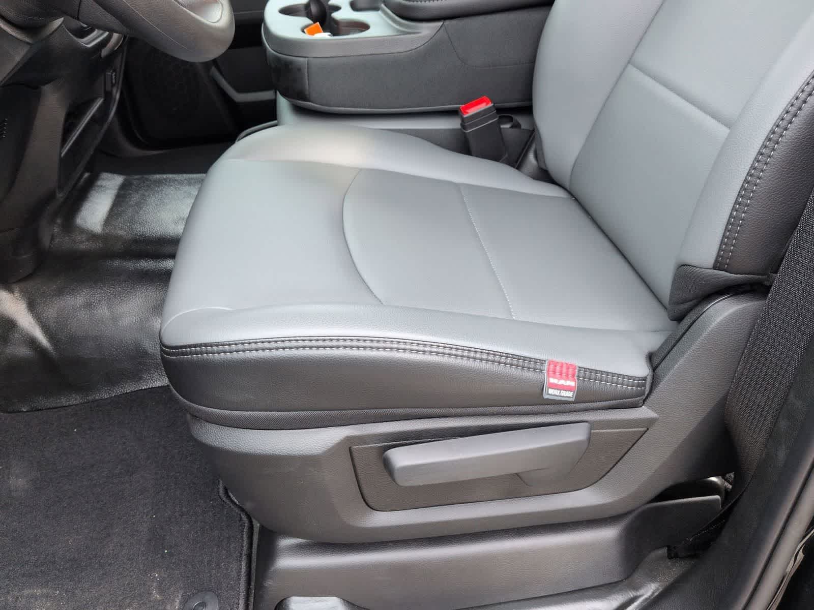 2026 RAM 3500 RAM 3500 TRADESMAN CREW CAB 4X4 8' BOX