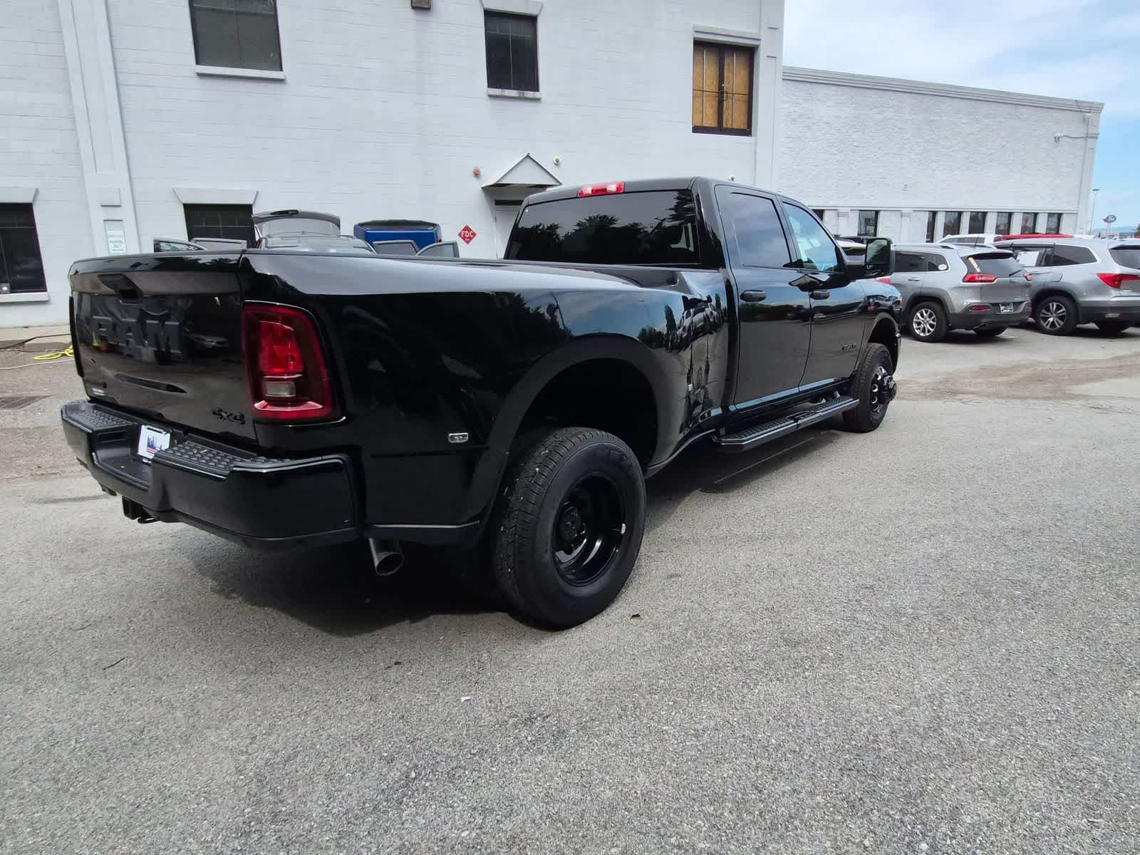 2026 RAM 3500 RAM 3500 BIG HORN CREW CAB 4X4 8' BOX