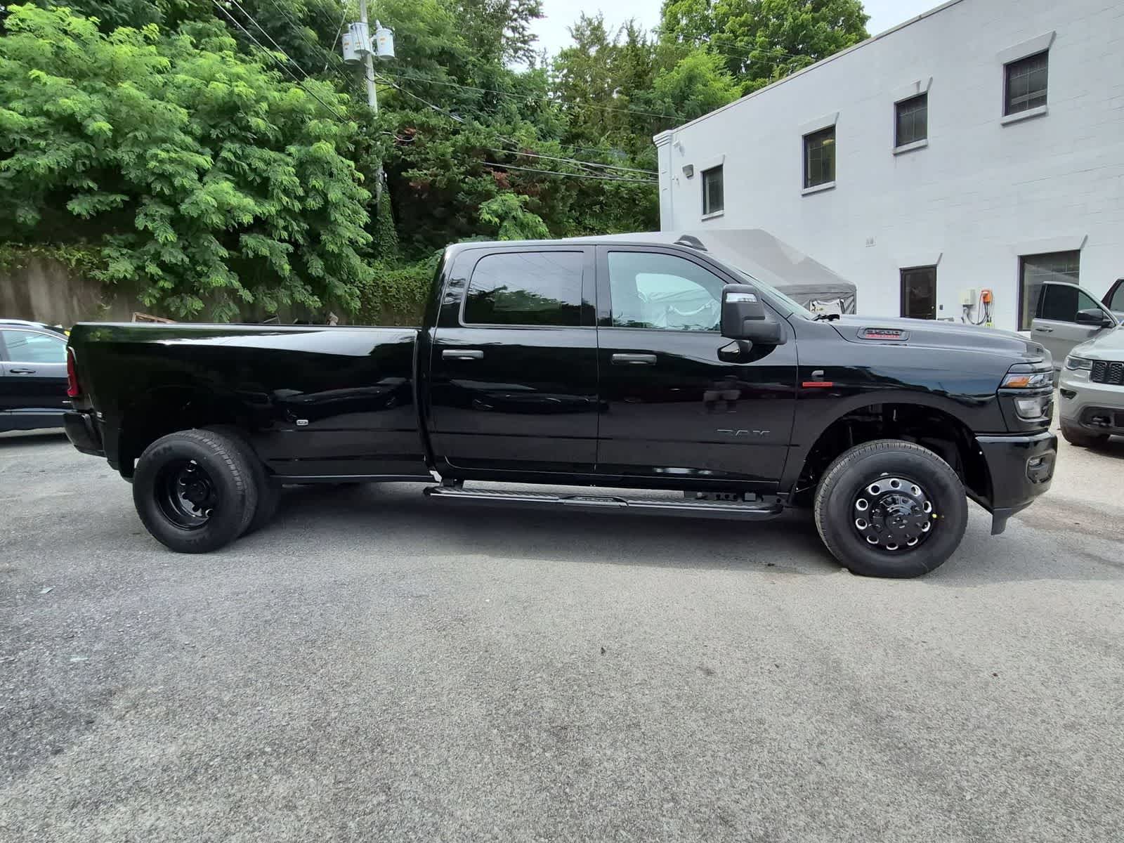 2026 RAM 3500 RAM 3500 BIG HORN CREW CAB 4X4 8' BOX